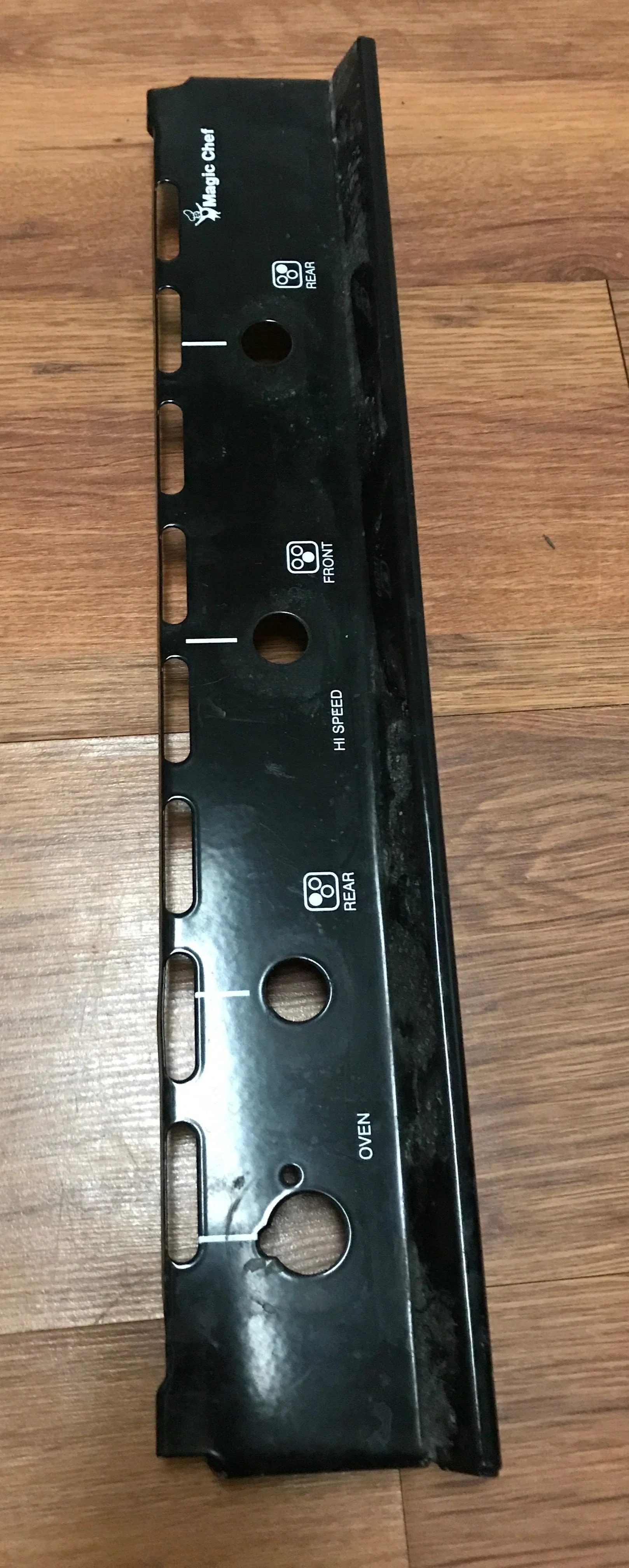 Used Magic Chef Oven Manifold Panel 74007296 - Image 3