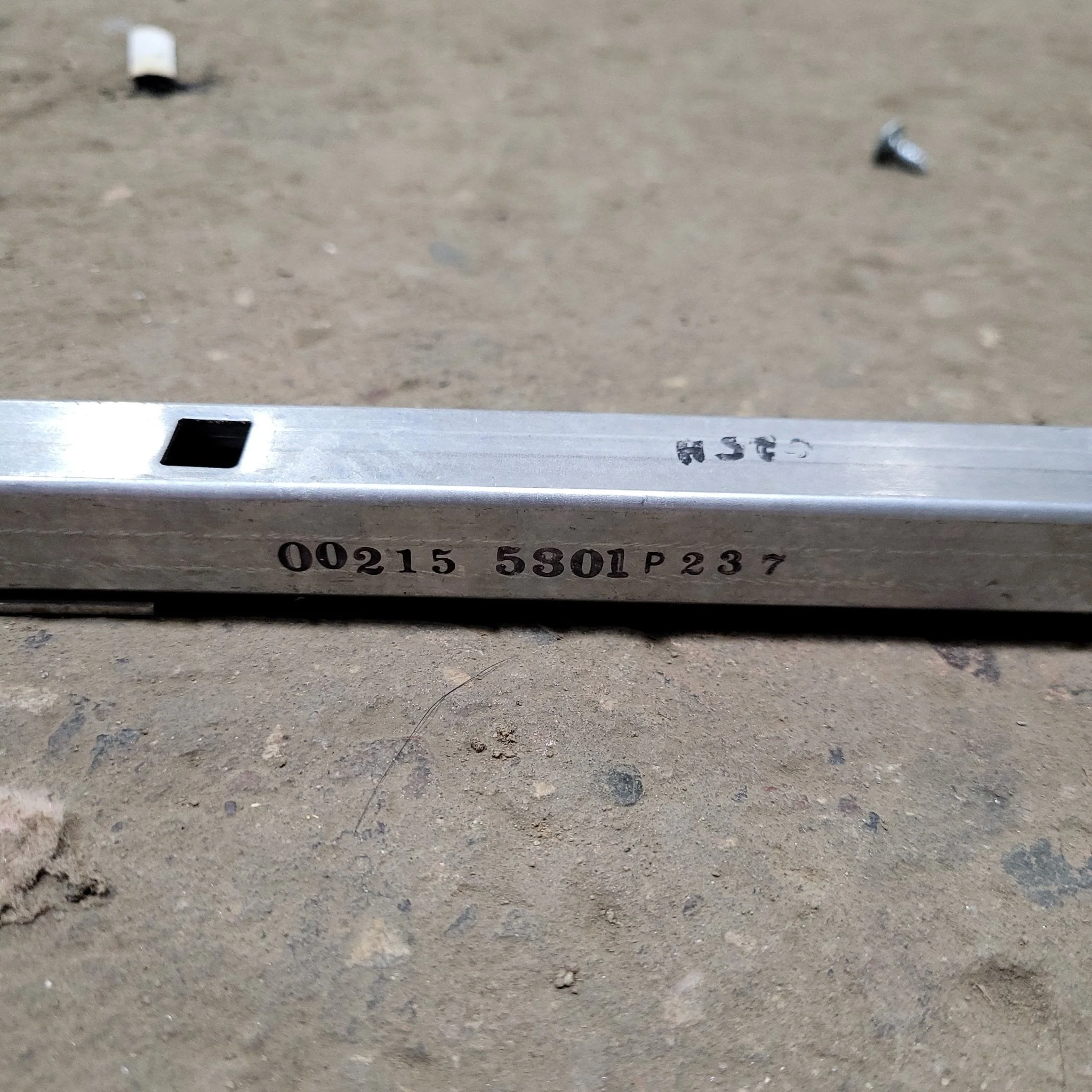 Used Magic Chef Oven Manifold Pipe - 7513P16160 - Image 3