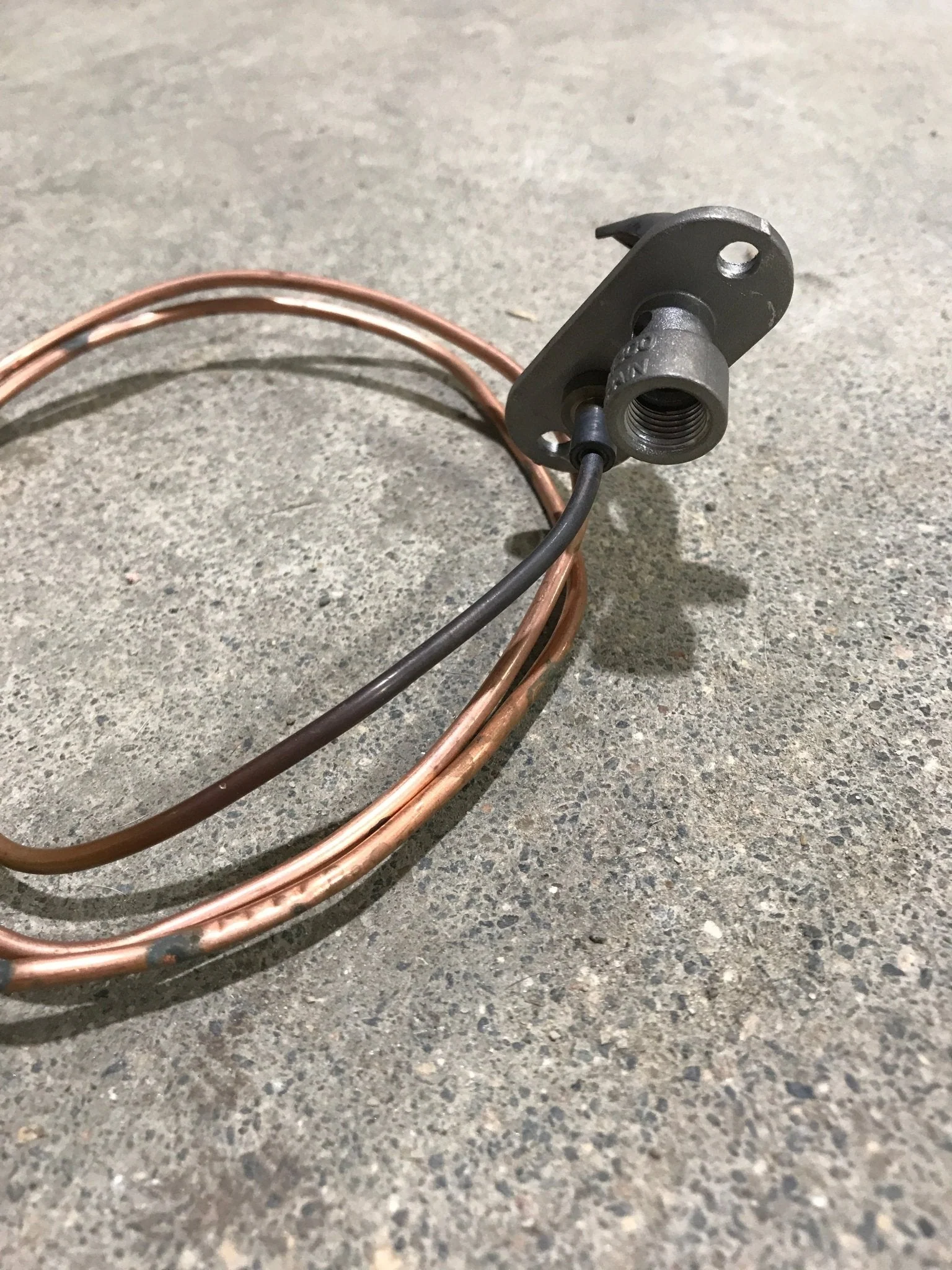 Used Magic Chef Oven Pilot with thermocouple 74009852 - Image 2