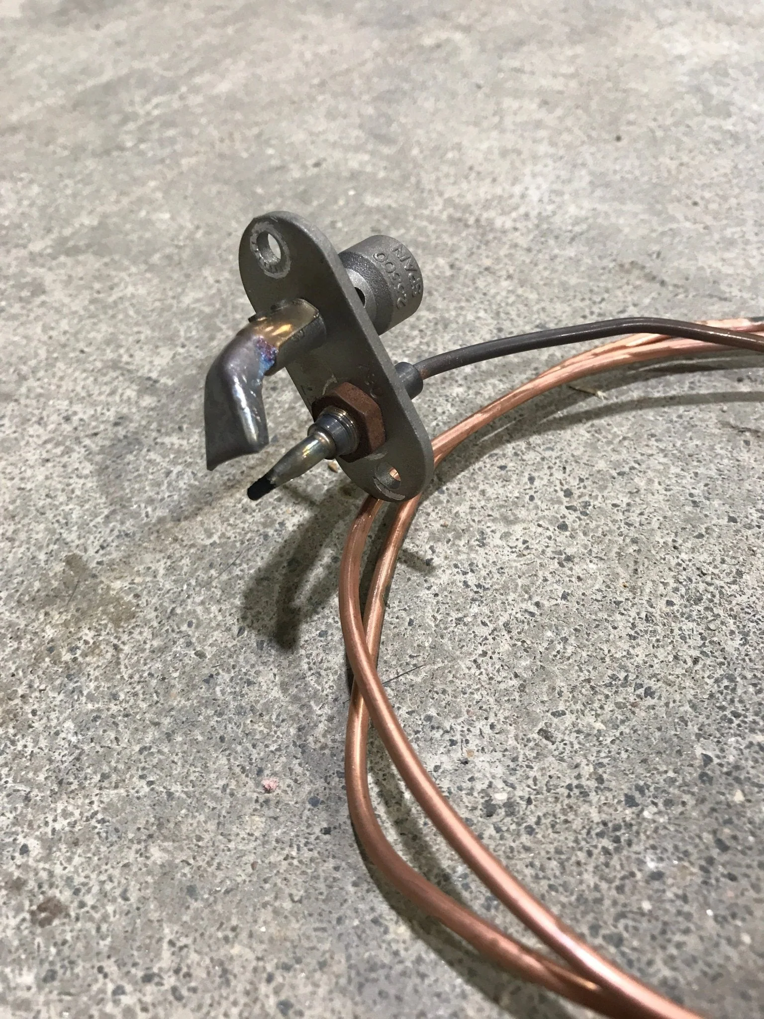 Used Magic Chef Oven Pilot with thermocouple 74009852 - Image 3