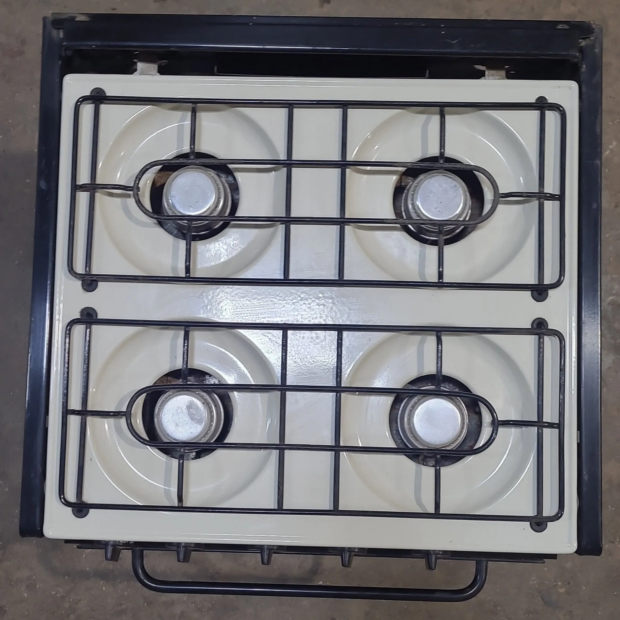 Used Magic Chef range stove 4-burner 18 1/2” H - 18RA-4Z - Image 2