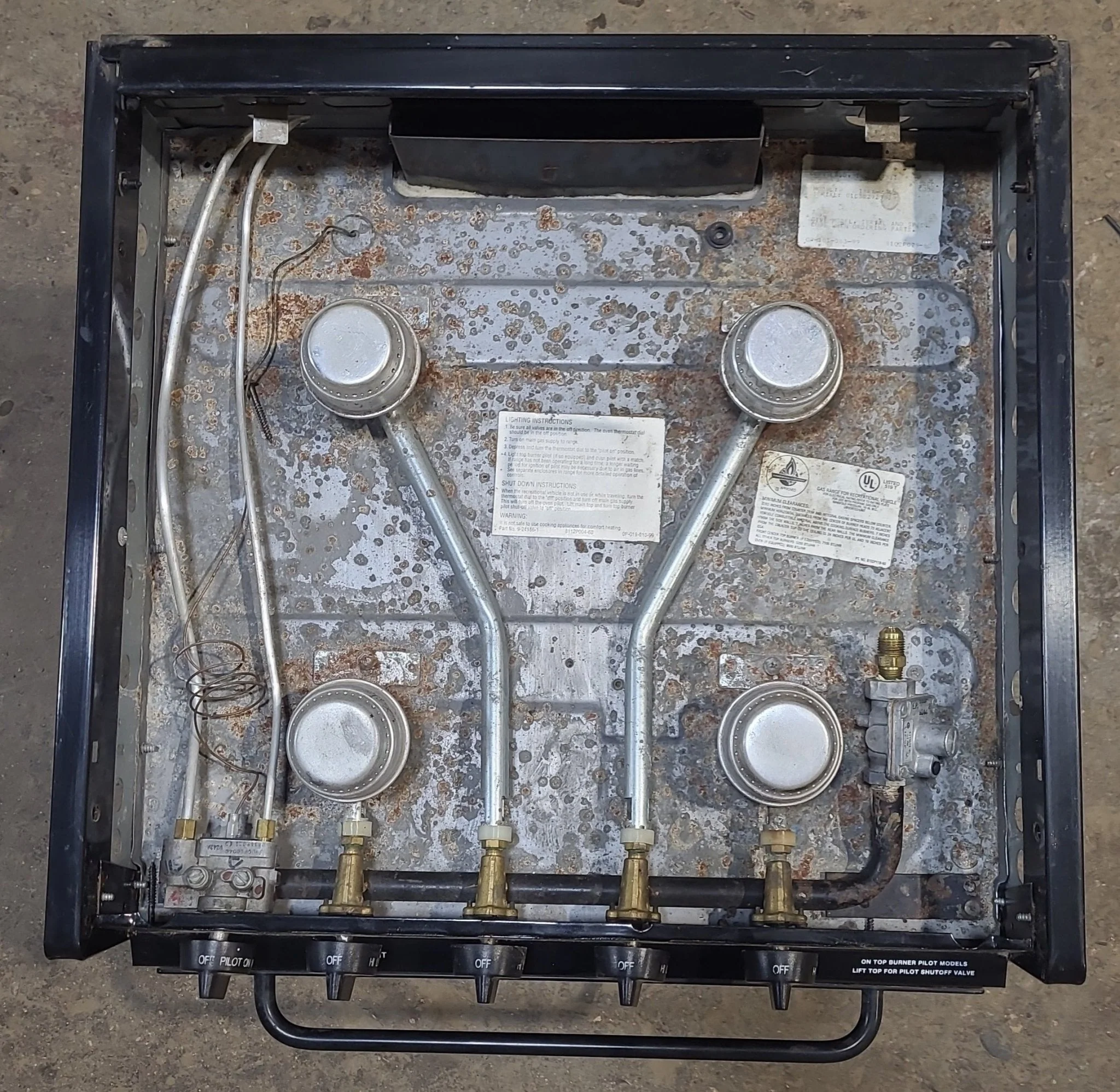Used Magic Chef range stove 4-burner 18 1/2” H - 18RA-4Z - Image 3
