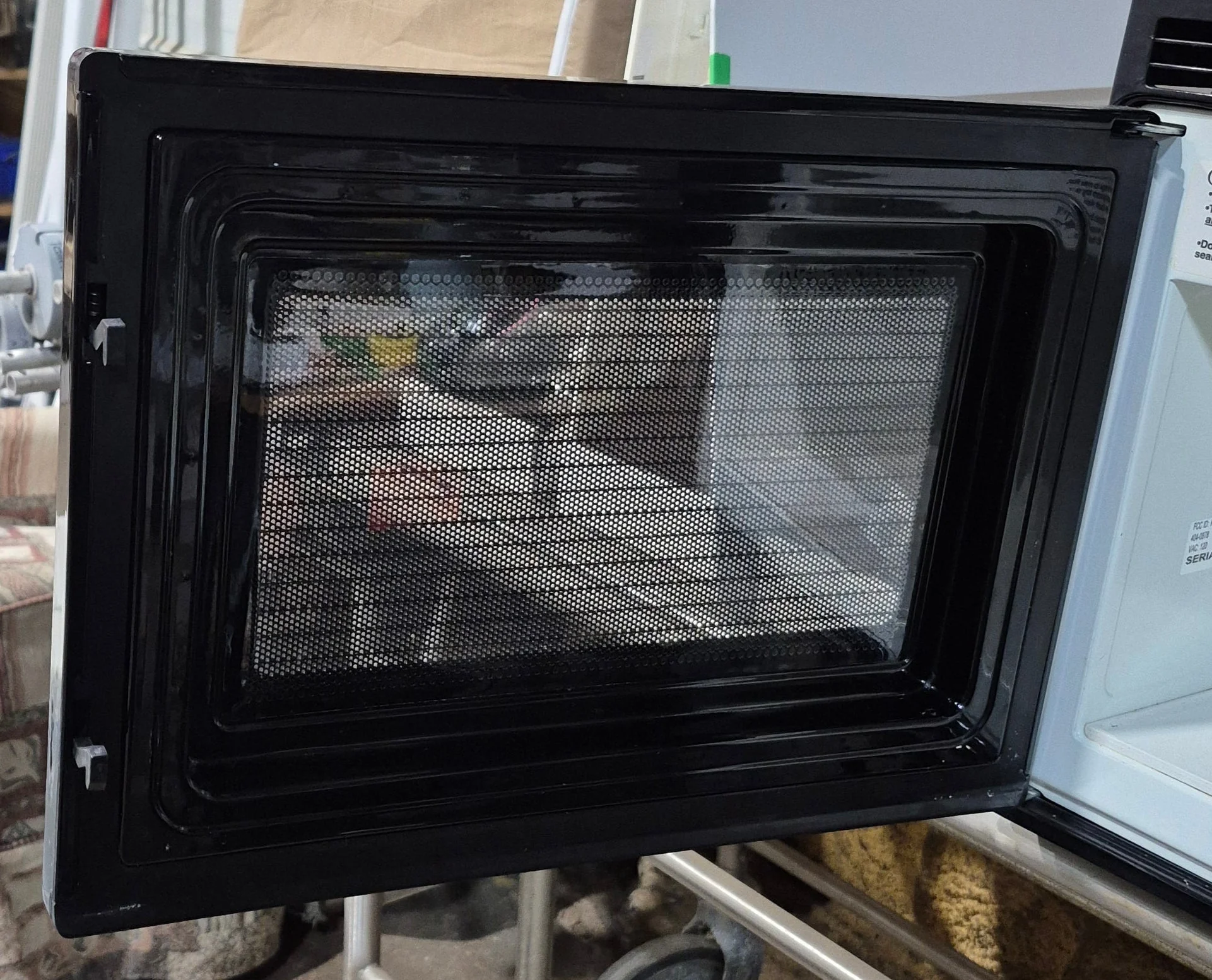 Used Magic Chef RV Microwave - 21 5/8" W x 14" H x 12 1/2" D - Image 3