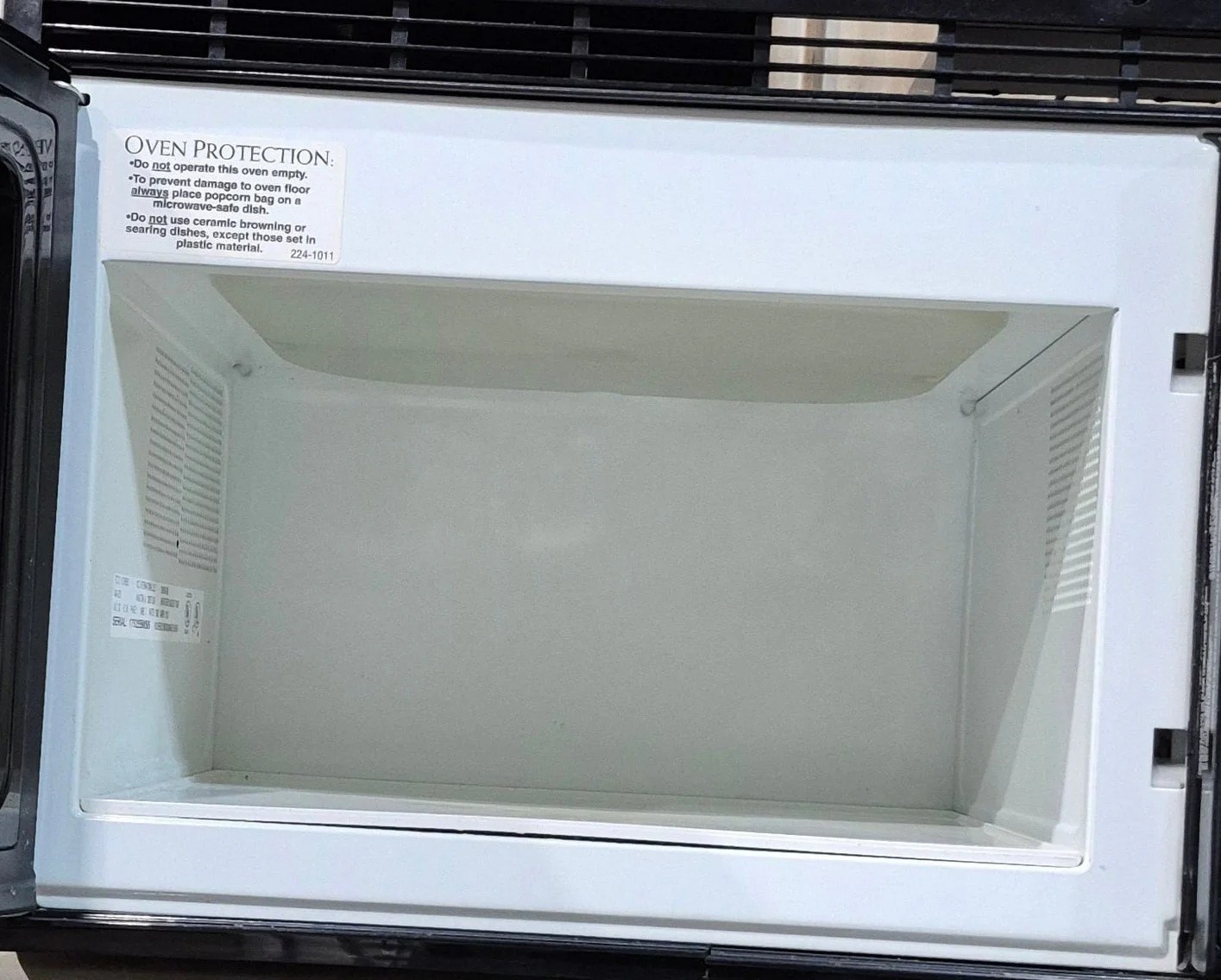 Used Magic Chef RV Microwave - 21 5/8" W x 14" H x 12 1/2" D - Image 4