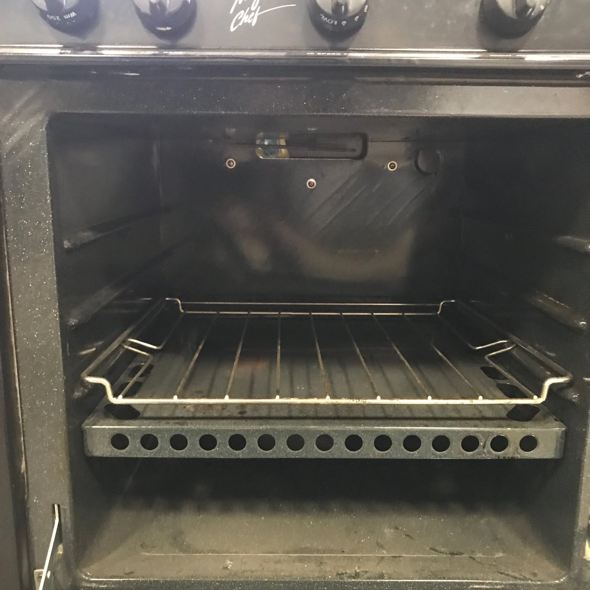 Used Magic Chef RV Range, 3 Burner - 22TW-3BZ - Image 3