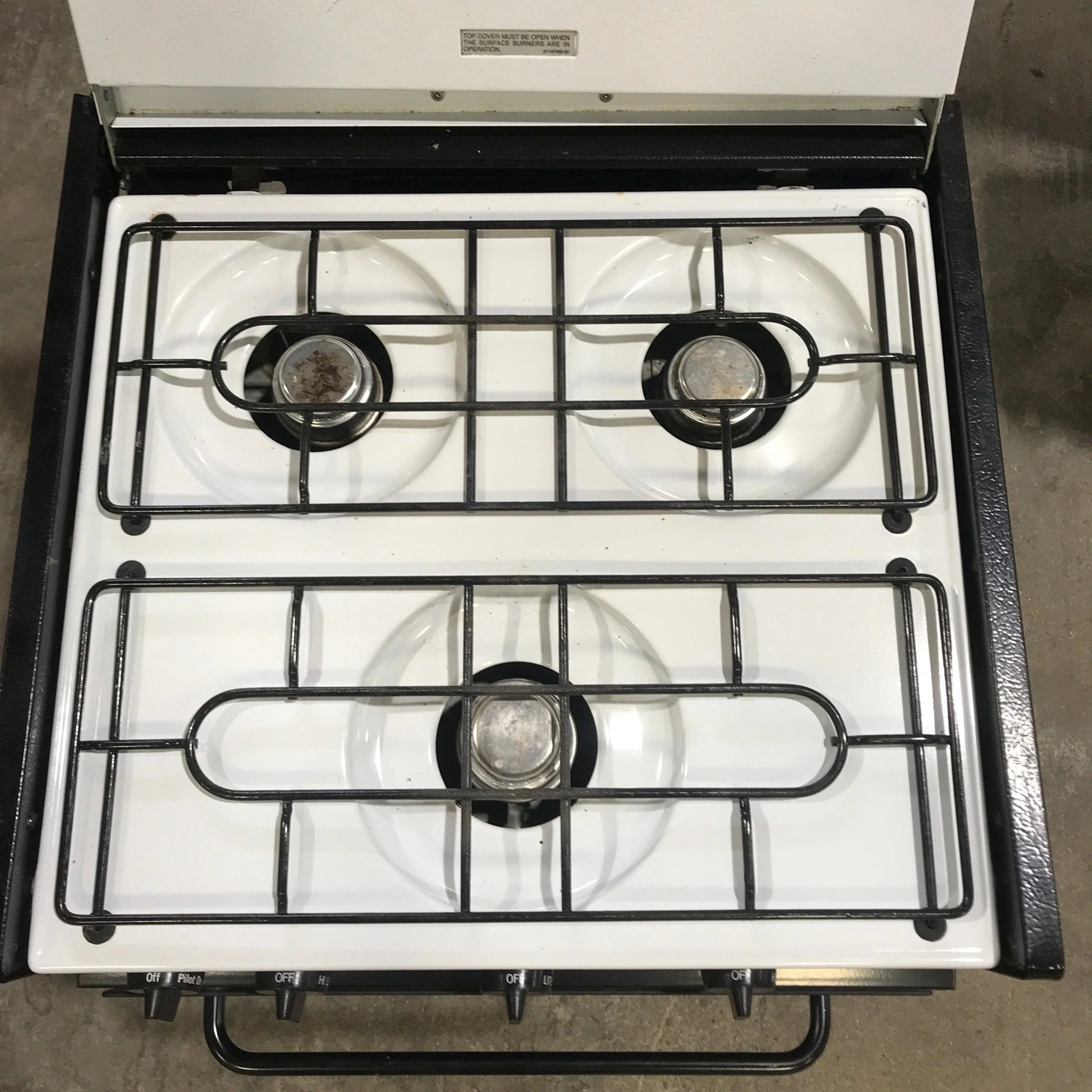 Used Magic Chef RV Range, 3 Burner - 22TW-3BZ - Image 4