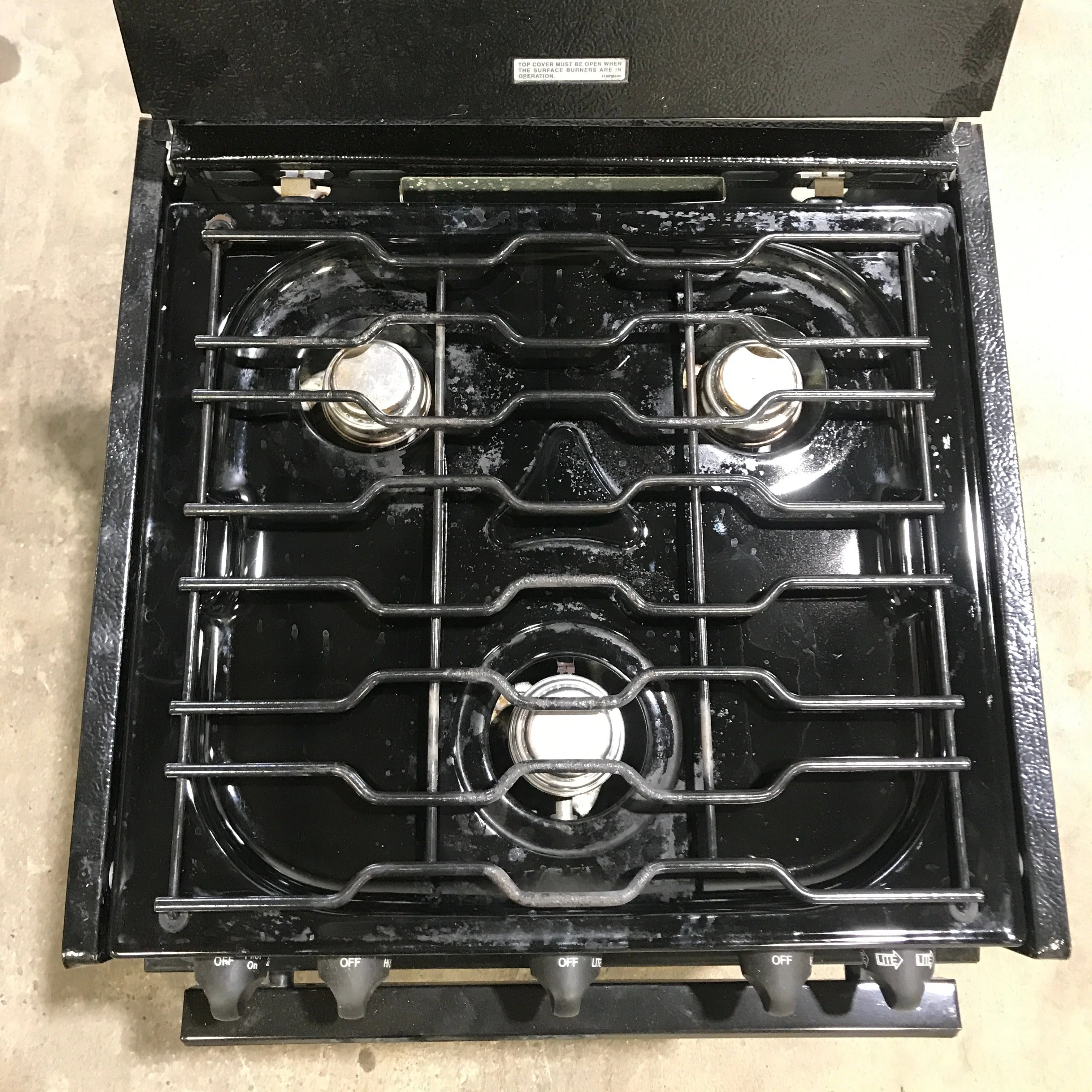 Used Magic Chef RV Range, 3 Burner - CLY1620BDB - Image 3