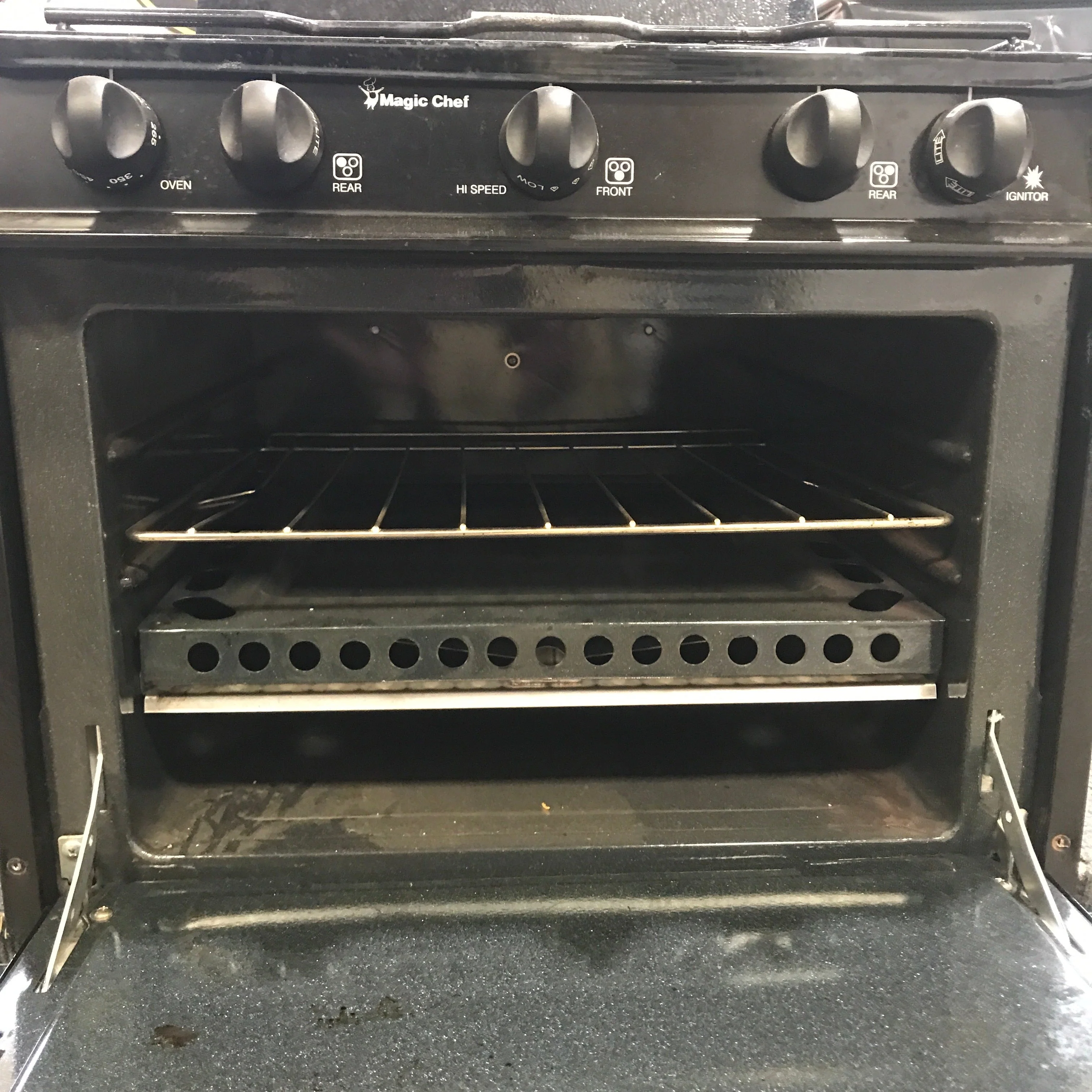 Used Magic Chef RV Range, 3 Burner - CLY1620BDB - Image 4