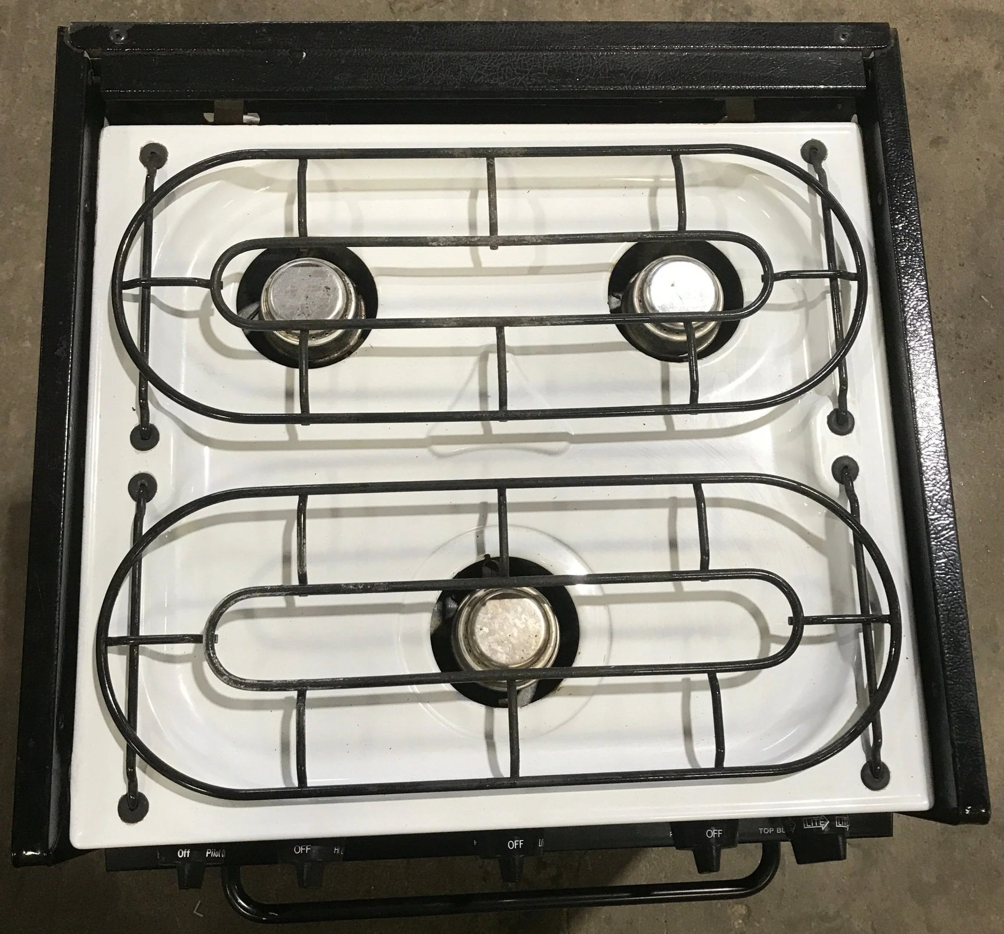 Used Magic Chef RV Range / Cooktop, 3 Burner - CLY2232BDH - Image 2