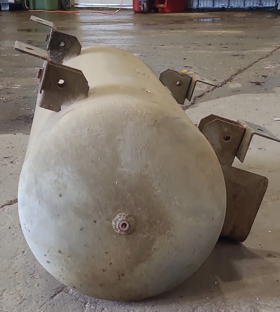 Used Manchester Tank 66667 Permanent Mount Propane Tank - Image 4