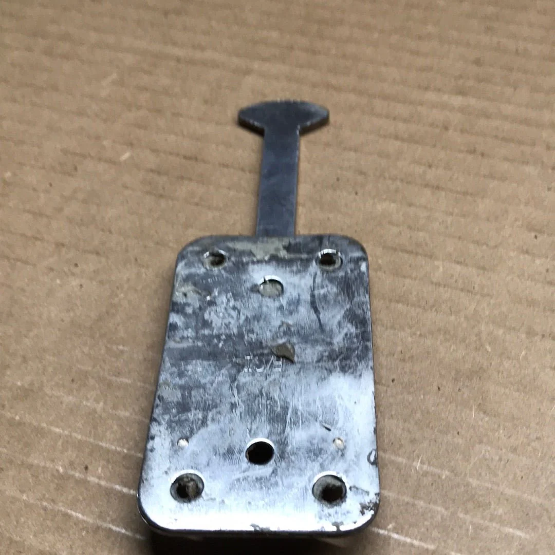 Used Metal T-style Door Holder Arm Side - Image 3