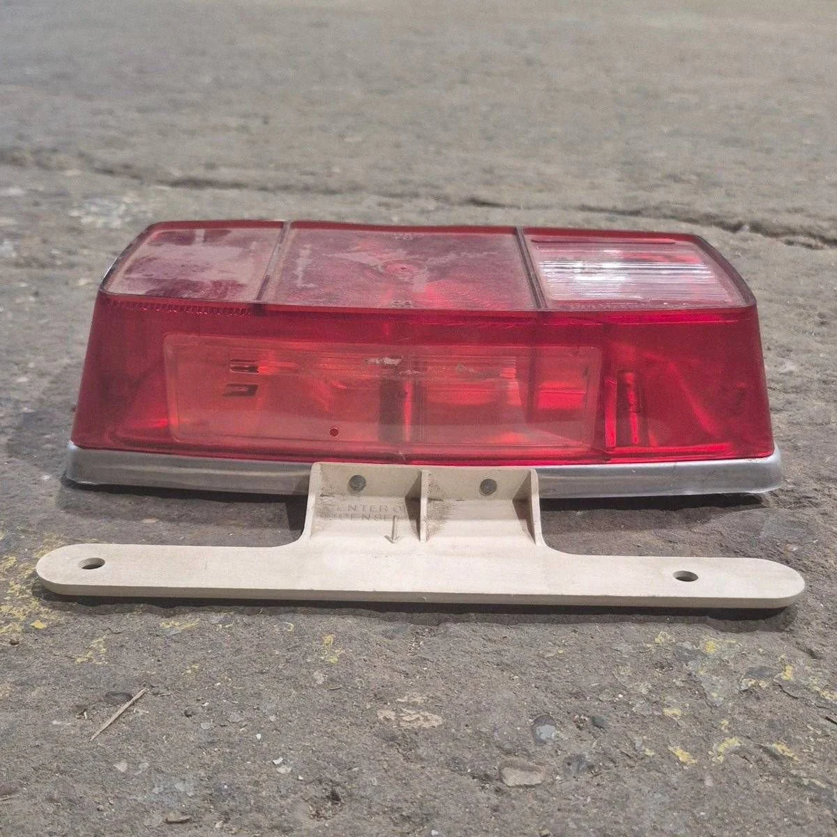 Used Miro-Flex RV Tail Light Assembly, With License Plate Bracket, 10 1/8" X 7" X 2 3/4" - 340 - Image 2