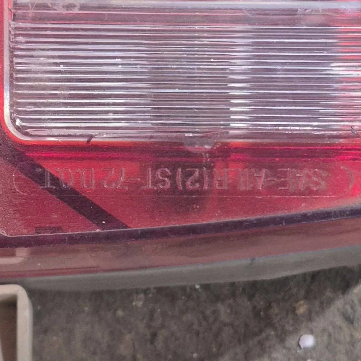 Used Miro-Flex RV Tail Light Assembly, With License Plate Bracket, 10 1/8" X 7" X 2 3/4" - 340 - Image 3