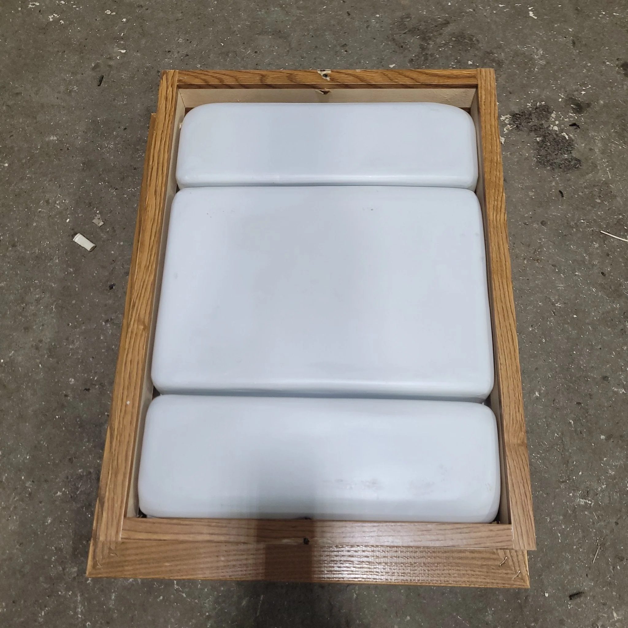 Used Mirrored Medicine Cabinet - Image 5