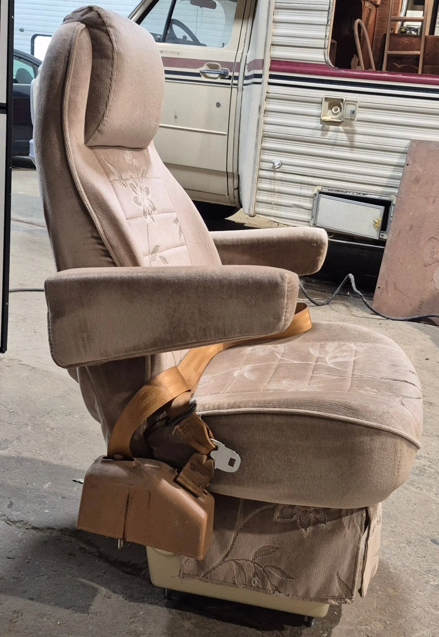 Used Motorhome Captain Chair - Passenger Side - Image 4