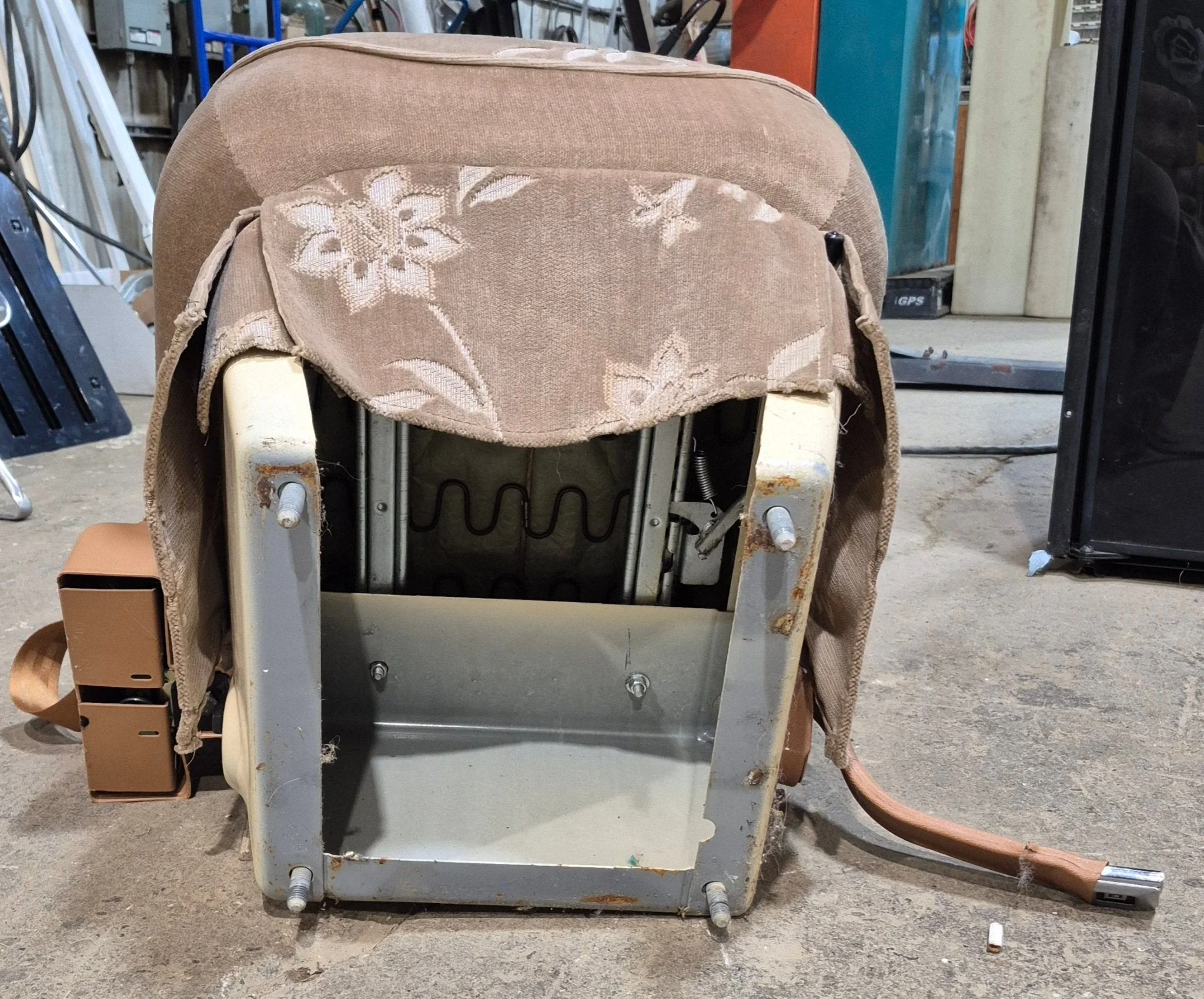 Used Motorhome Captain Chair - Passenger Side - Image 7