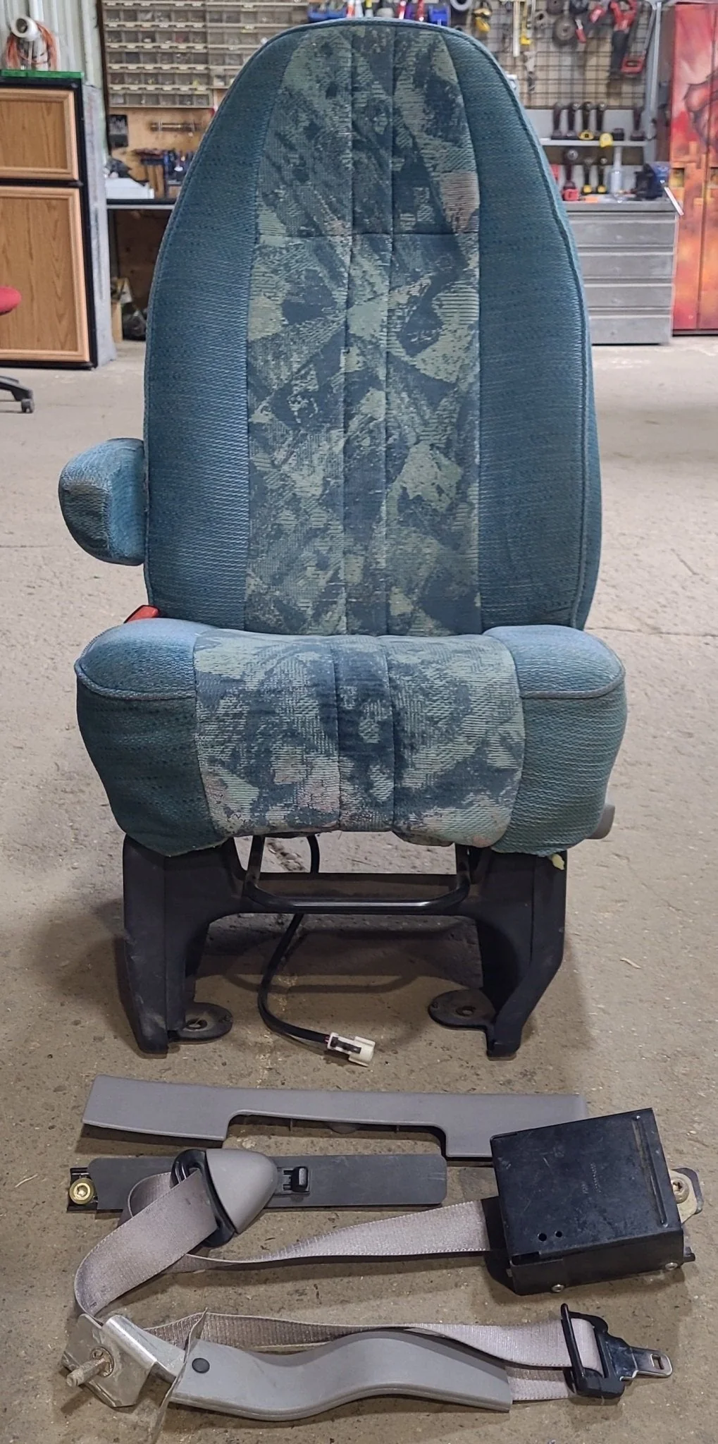 Used Motorhome Captain Chair Set - Image 3