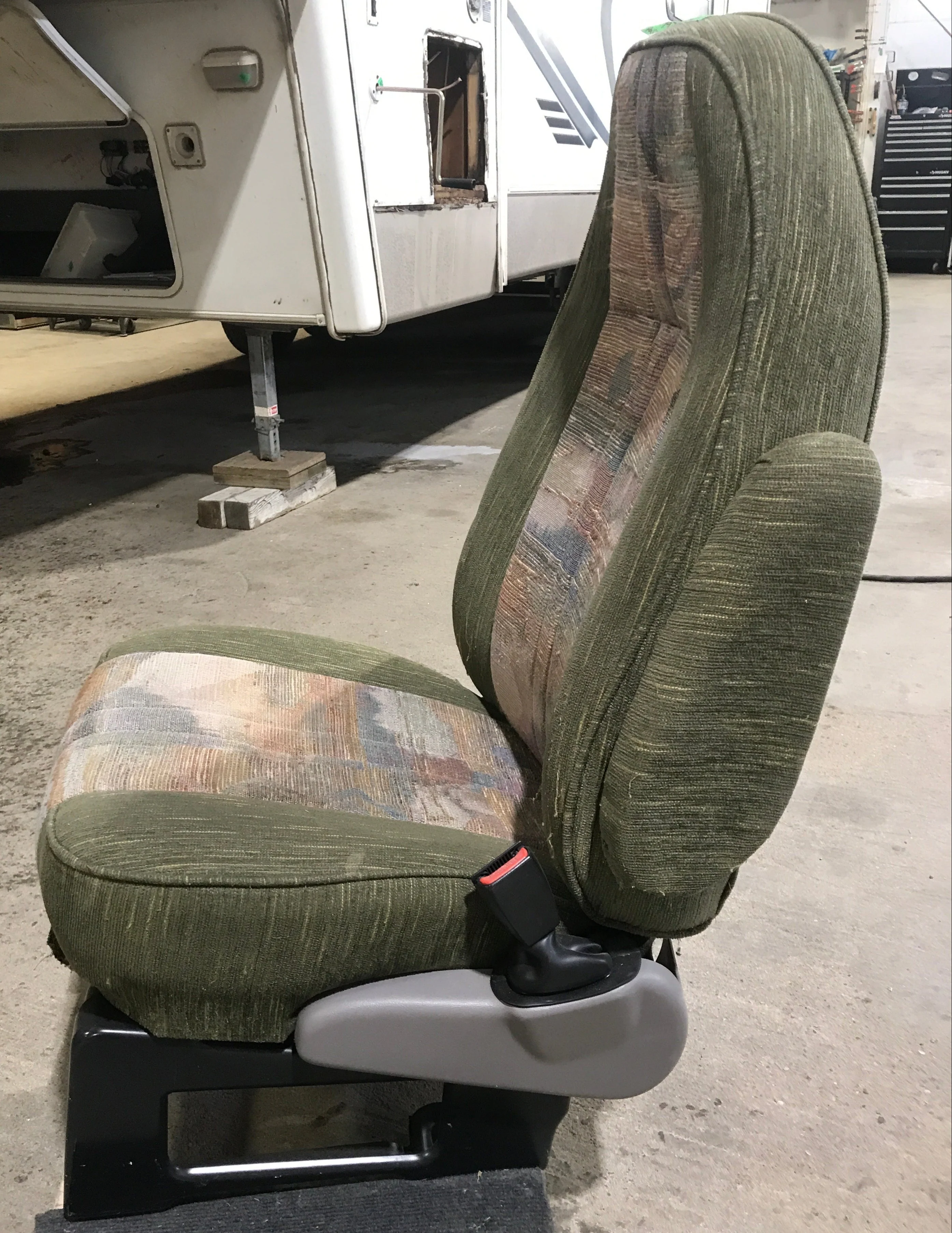Used Motorhome Passenger Captain Chair - Image 4