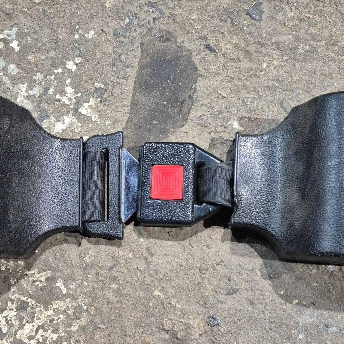 Used Motorhome Retractable Seat Belt - Image 6
