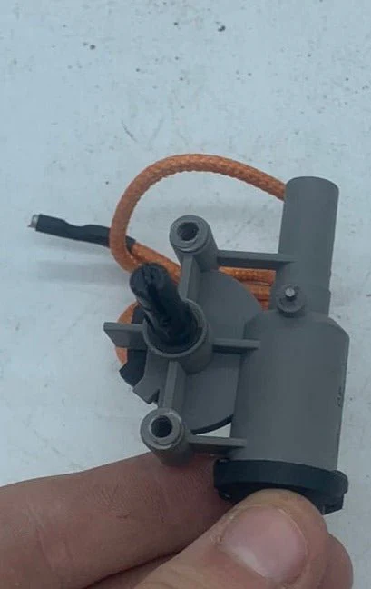 Used Magic Chef Electrode Ignitor Assembly - 5111A71960 - Image 4