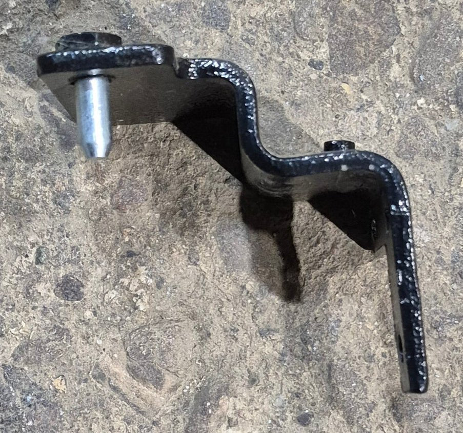 Used Norcold Fridge Door Hinge Outside Upper Right Hand - 628946 - Image 3