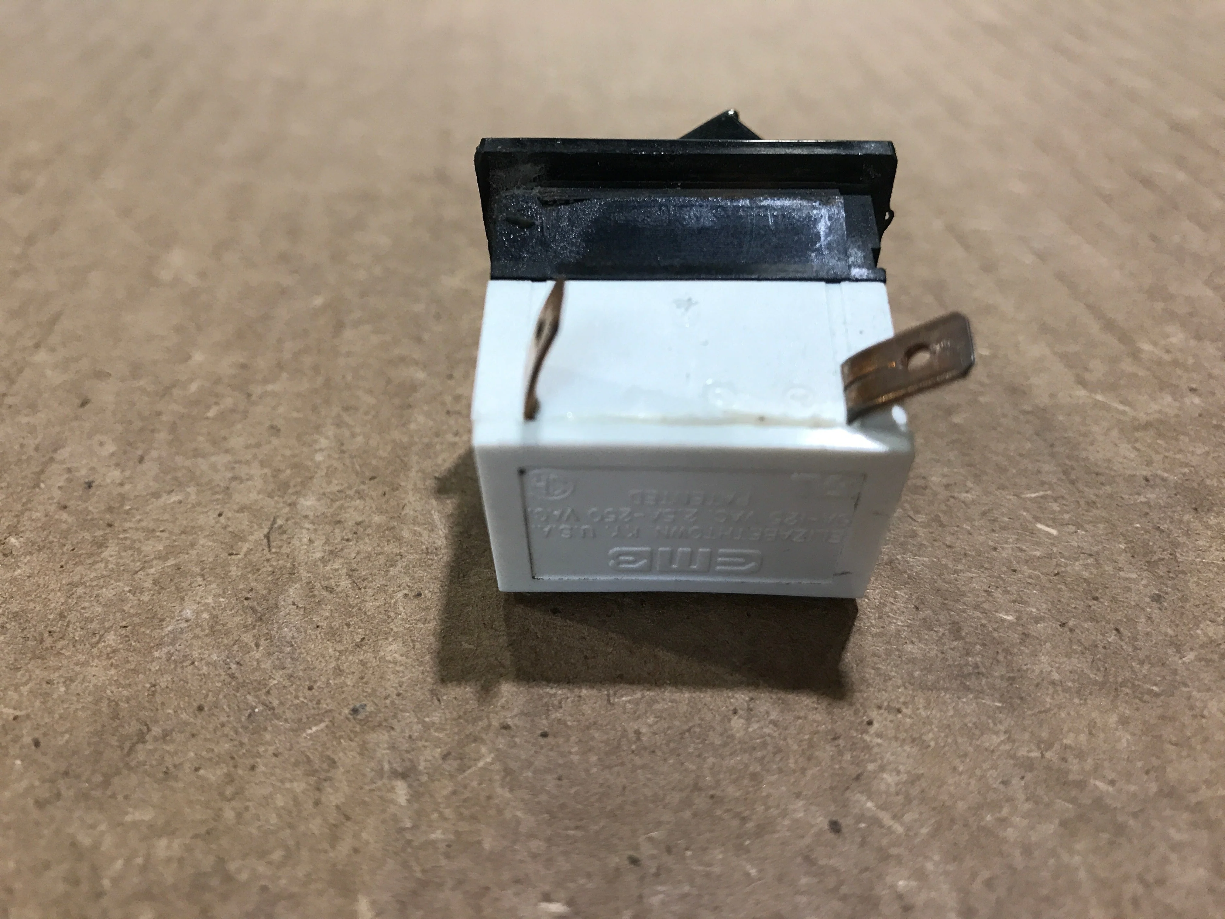Used Norcold Interior Fridge Light Switch - 61581022 - Image 4