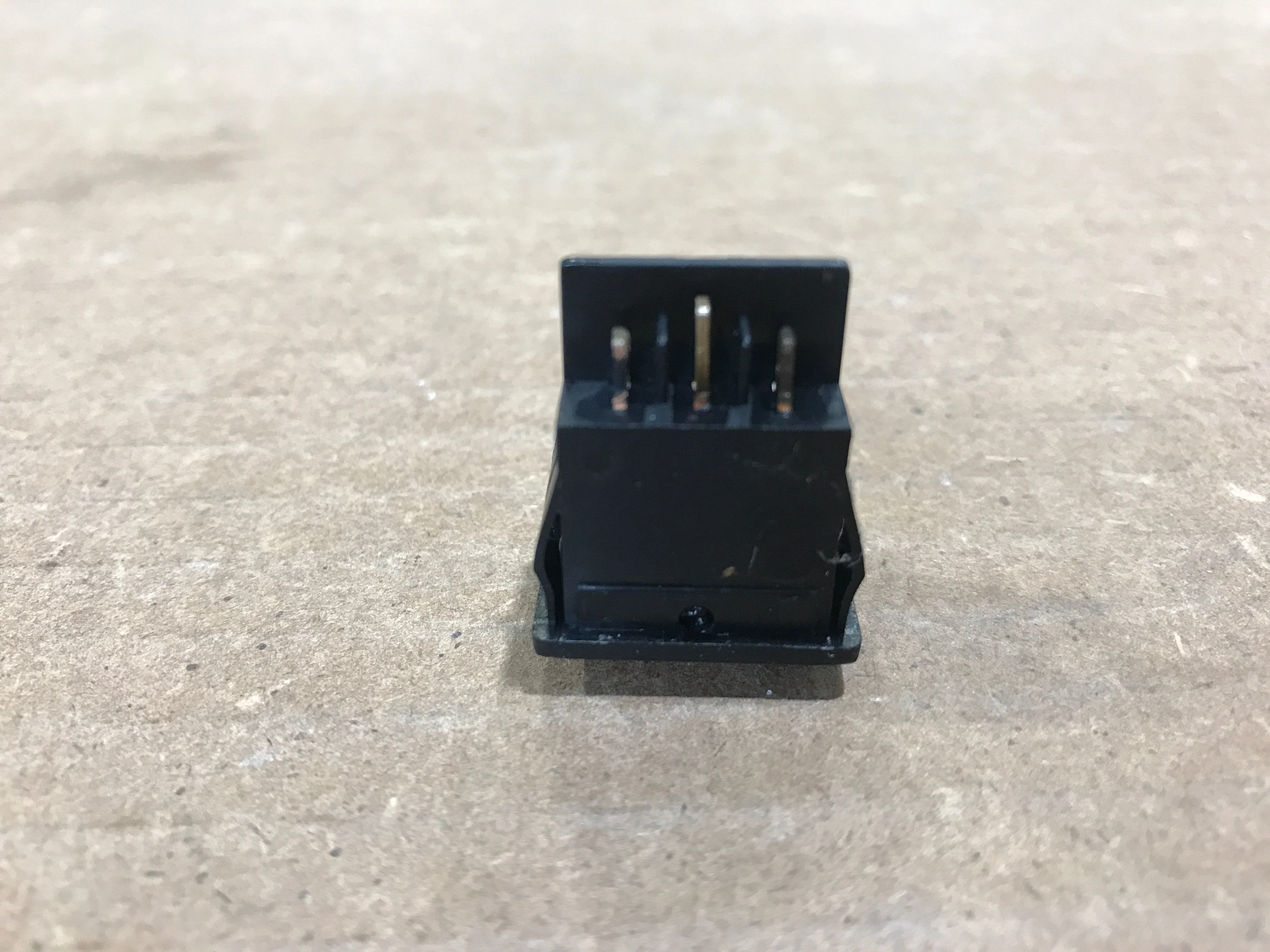 Used Norcold Interior Rocker Switch, 3 Position - 61525922 - Image 4