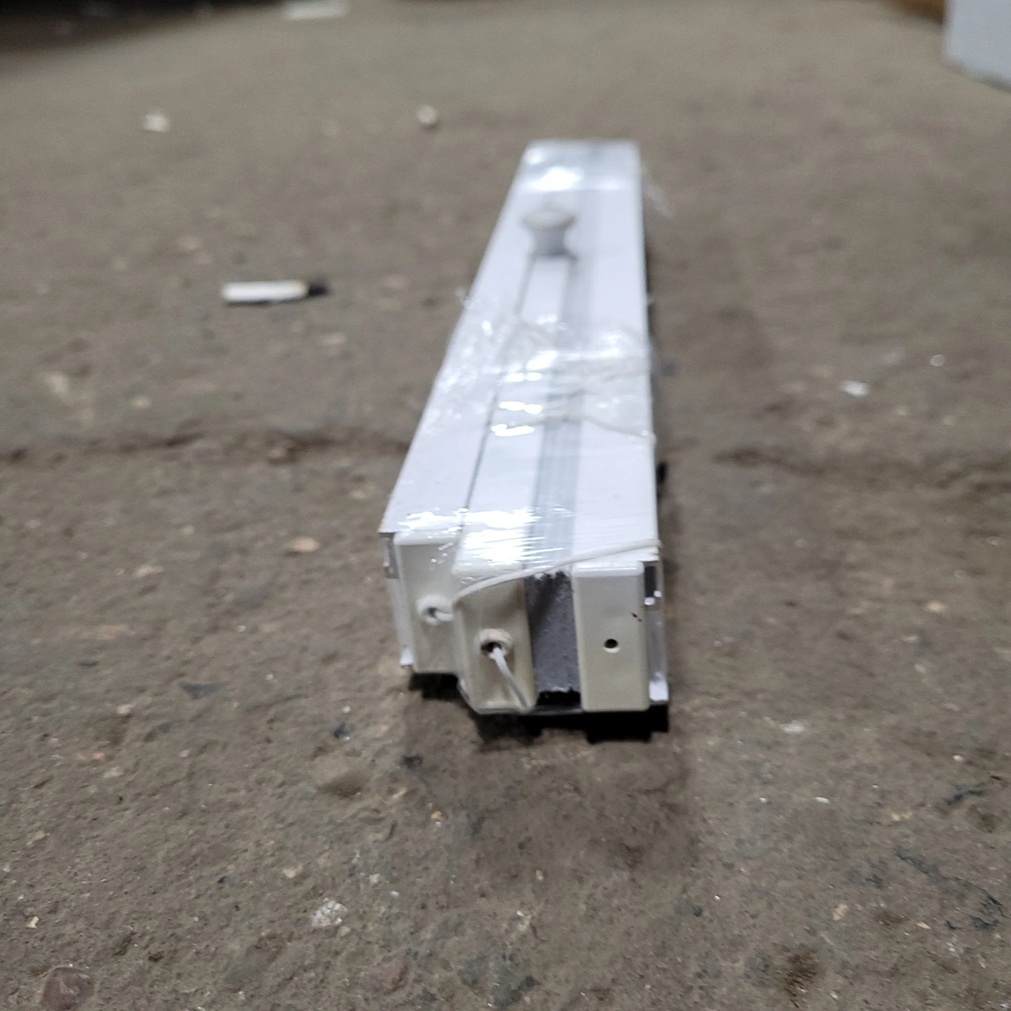 Used Off-White Skylight Blind 14 3/4" W X 31" L - Image 6