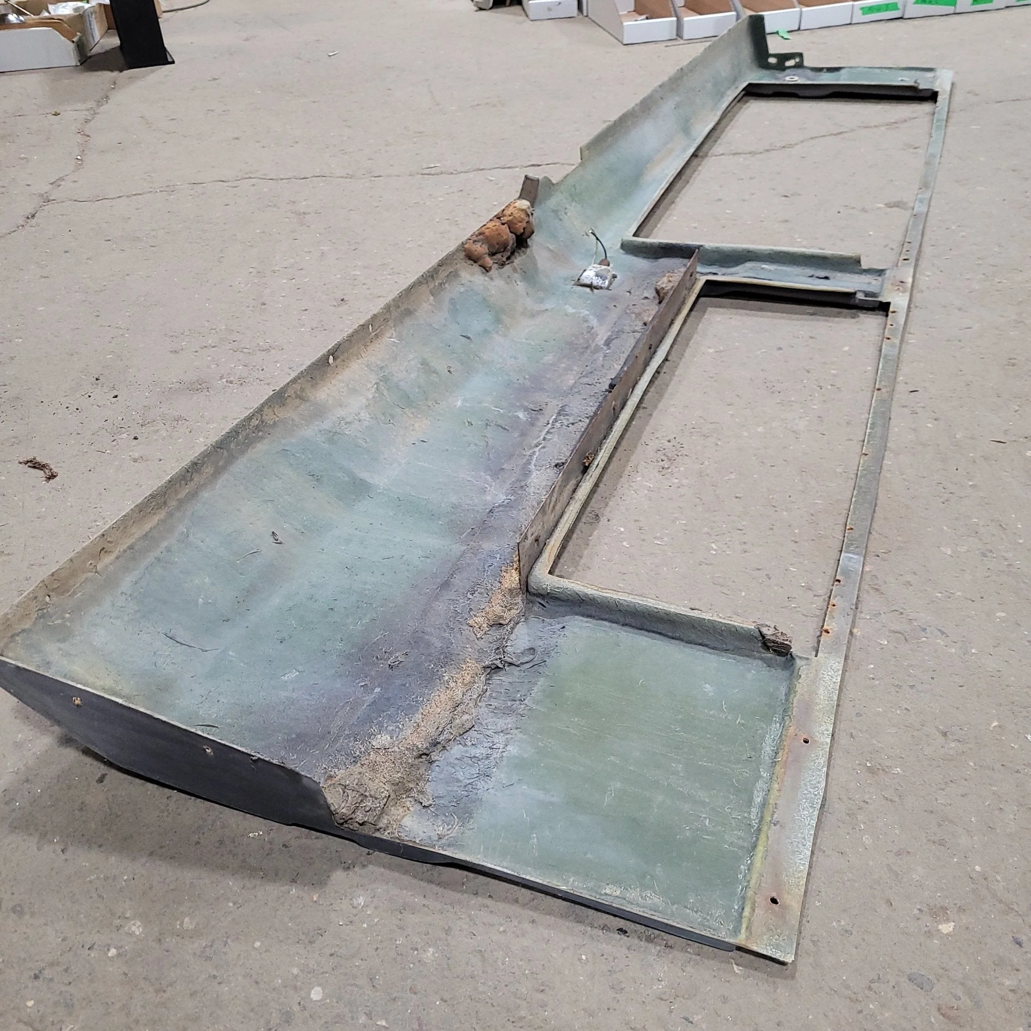 Used Pace Arrow Body Panel- Driver Side Rear Section - Image 8