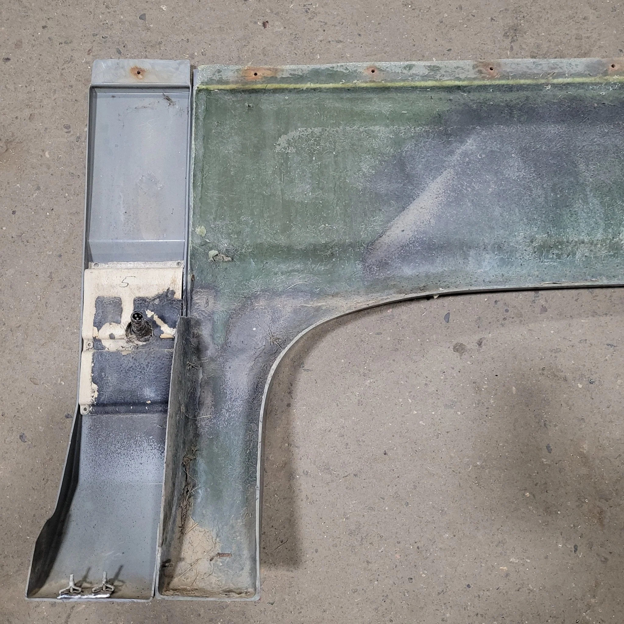 Used Pace Arrow Fender Skirt 55" X 25 1/4" - Image 5
