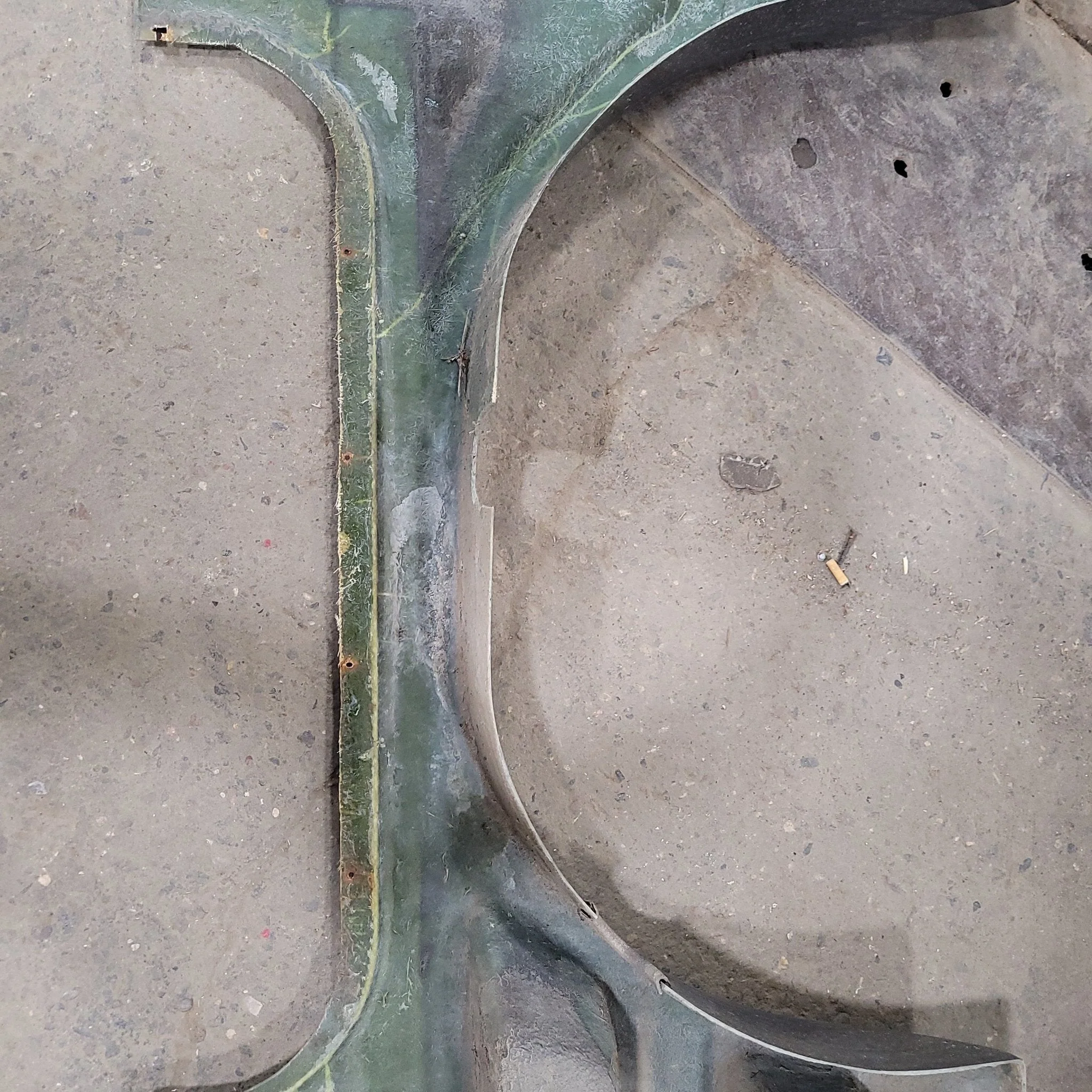 Used Pace Arrow Fender Skirt 73 3/4" X 30" Driver Side Front - Image 9