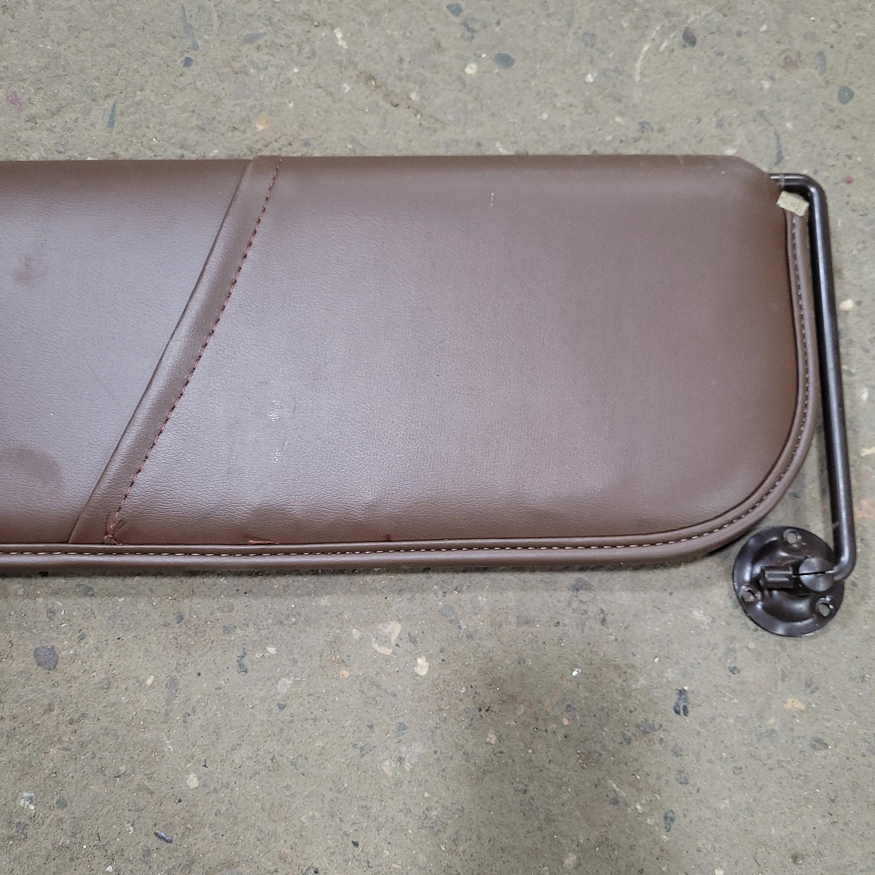 Used Pace Arrow Sun Visor- Passenger Side - Image 6