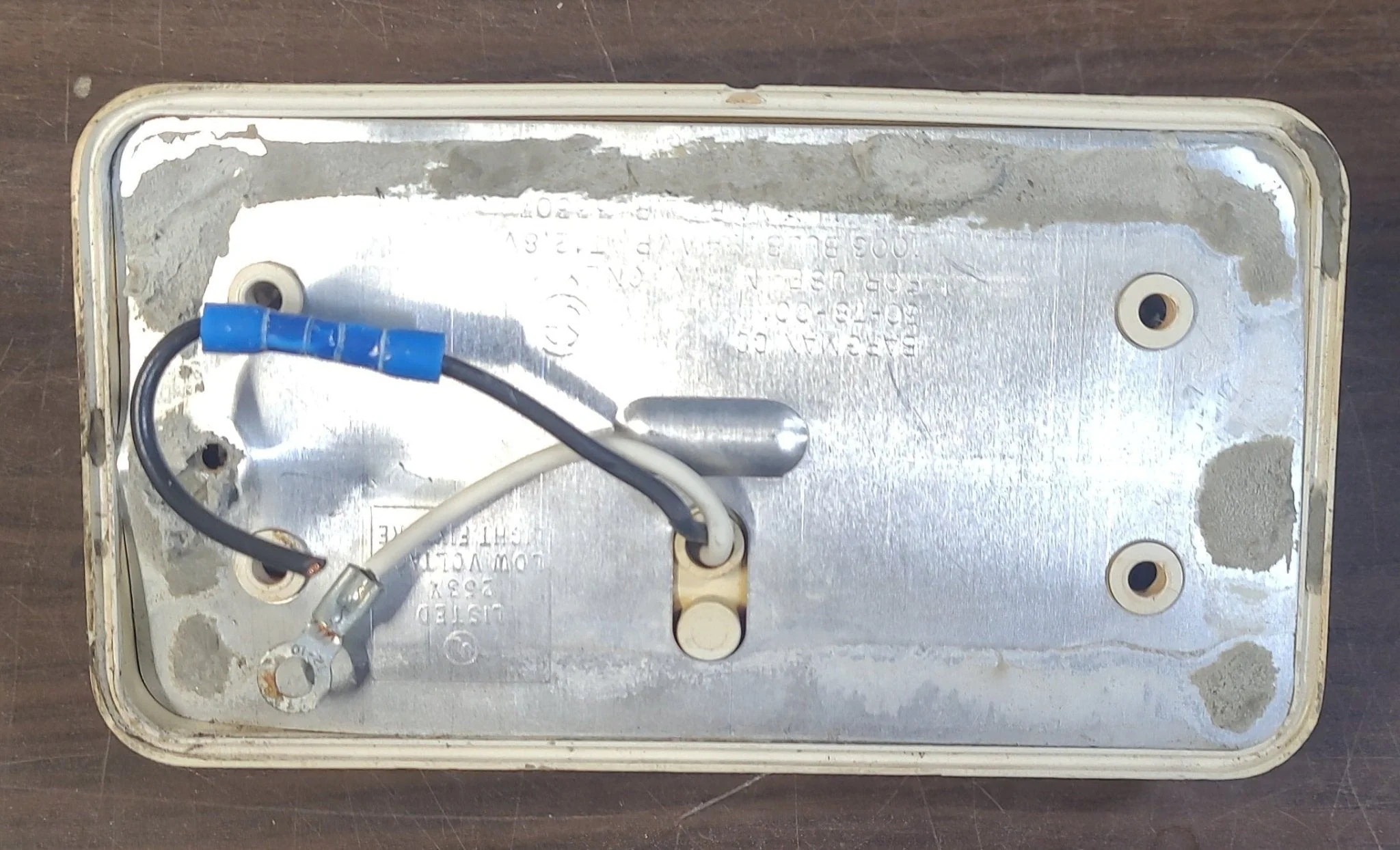 Used Porch Light - Clear Lens - 6 3/8" X 3 1/2" - No Switch - Image 2