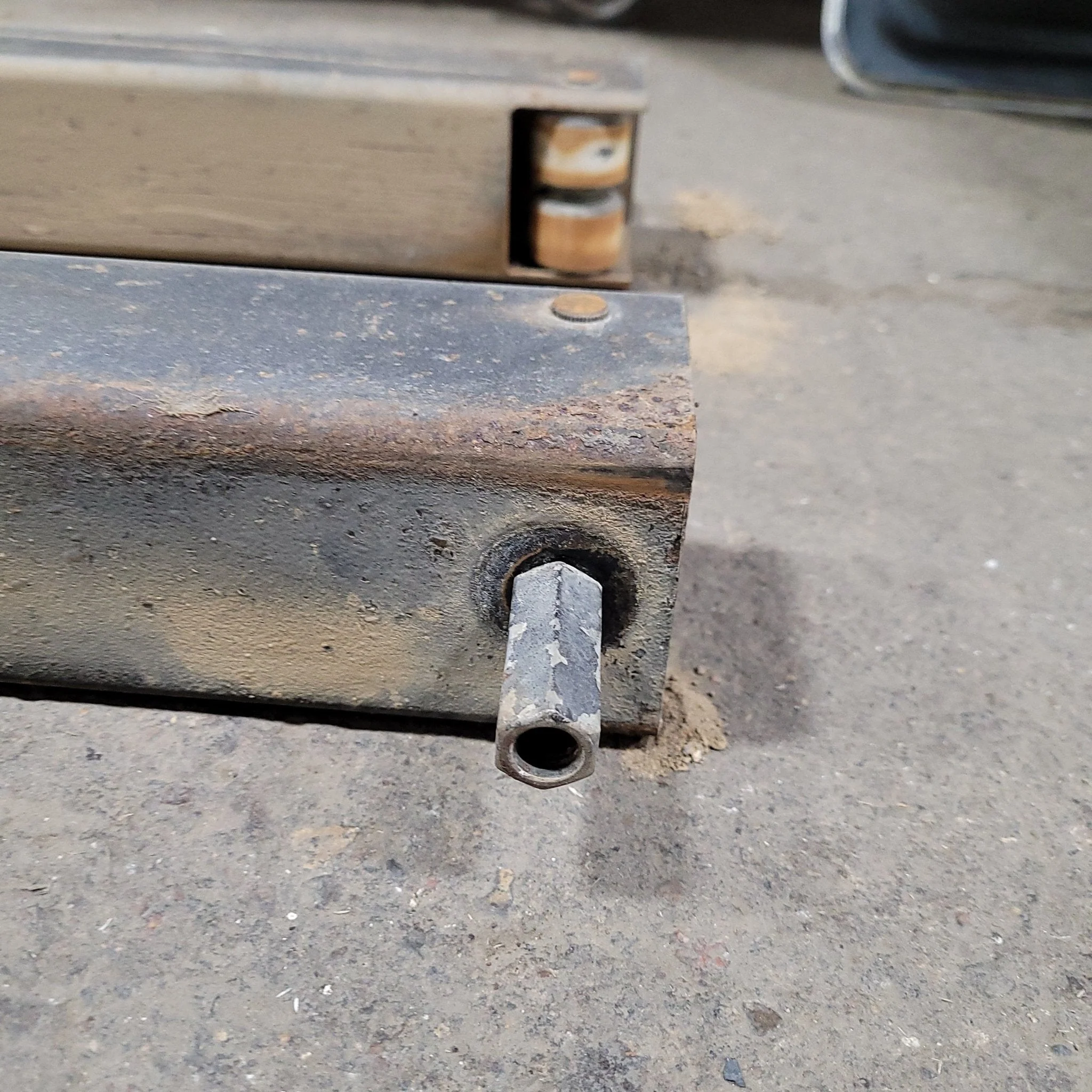 Used Power Gear Living Room Slide Inner Rail 520722 - Image 3