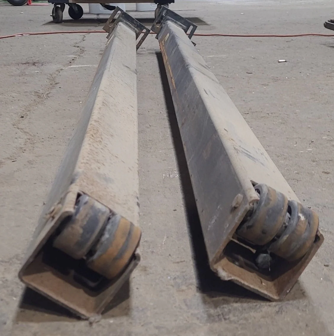 Used Power Gear Living Room Slide Rail 520295 - Image 4