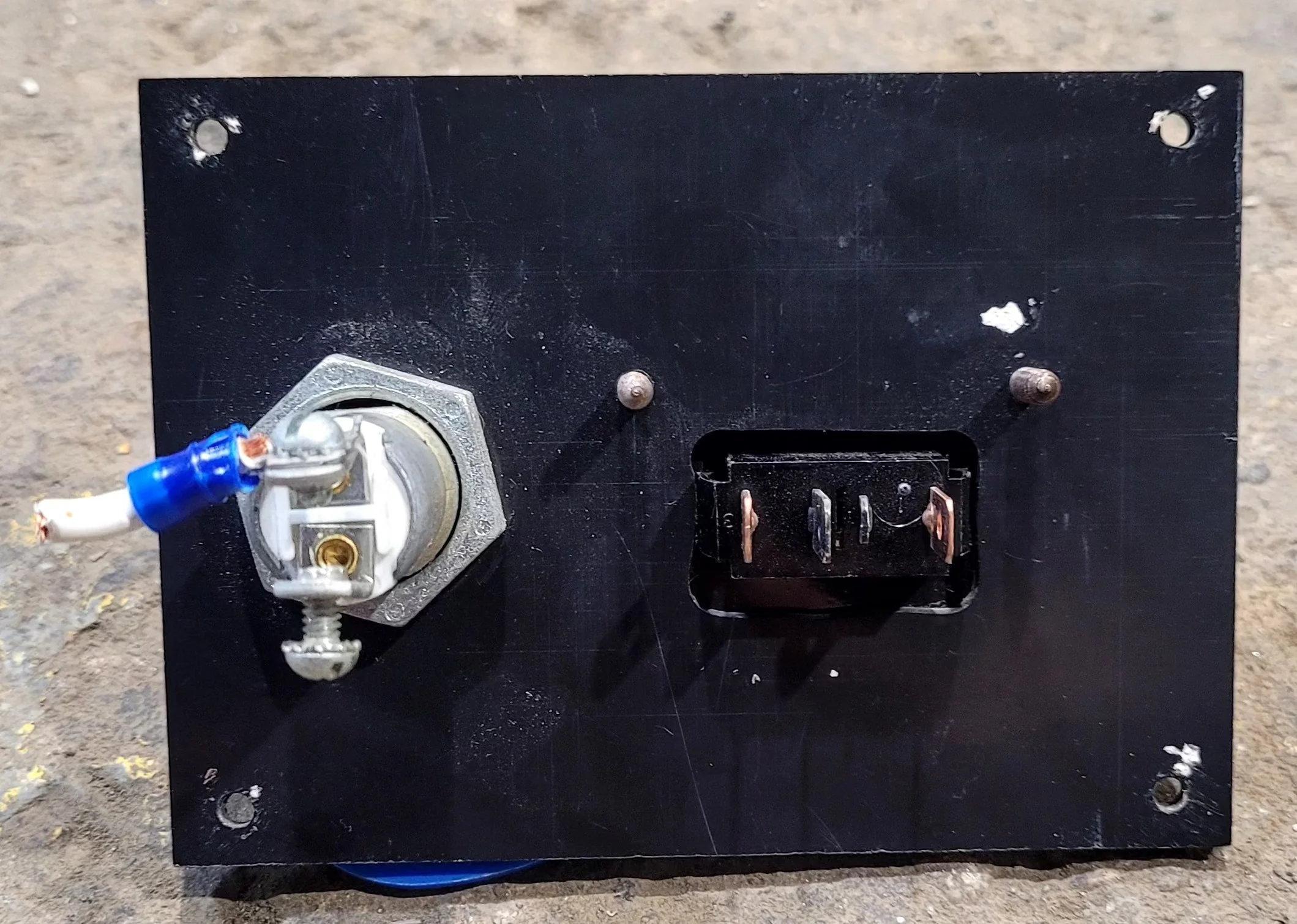 Used Power Gear Slide-Out Room Control Switch Panel & Key - Image 4