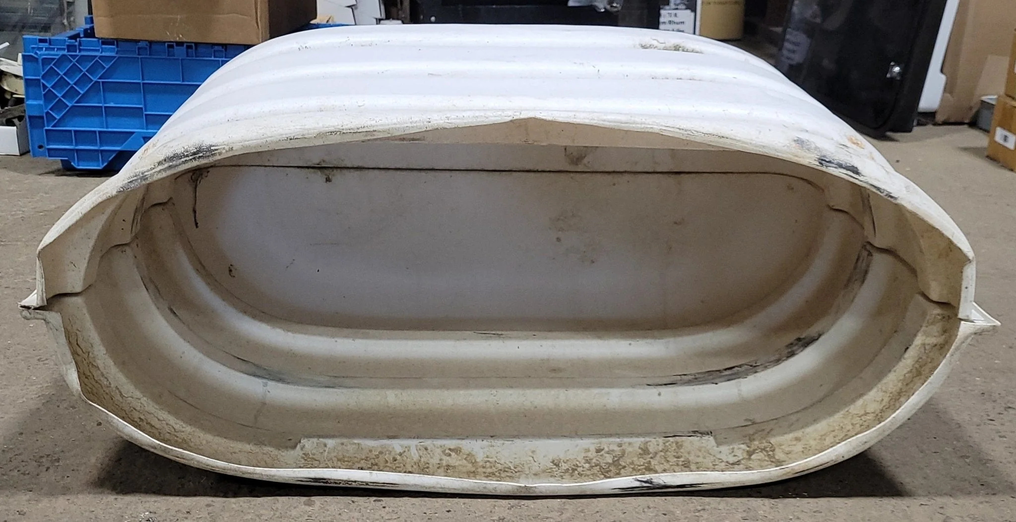 Used Propane Tank Cover - (Fits 20 LB Steel Double Tank) - Image 4