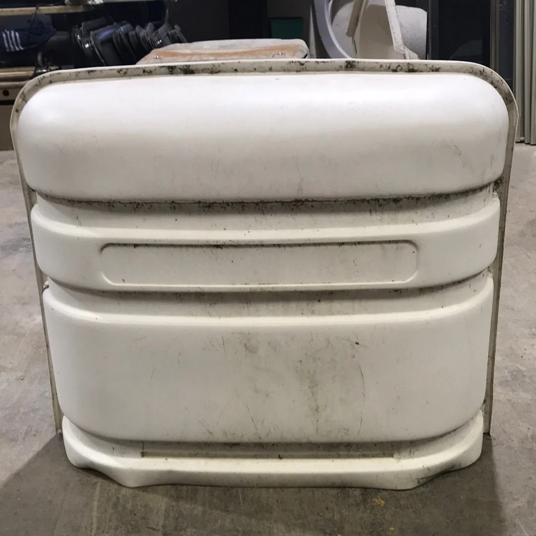 Used Propane Tank Cover - (Fits 30 LB Steel Double Tank) - Image 3