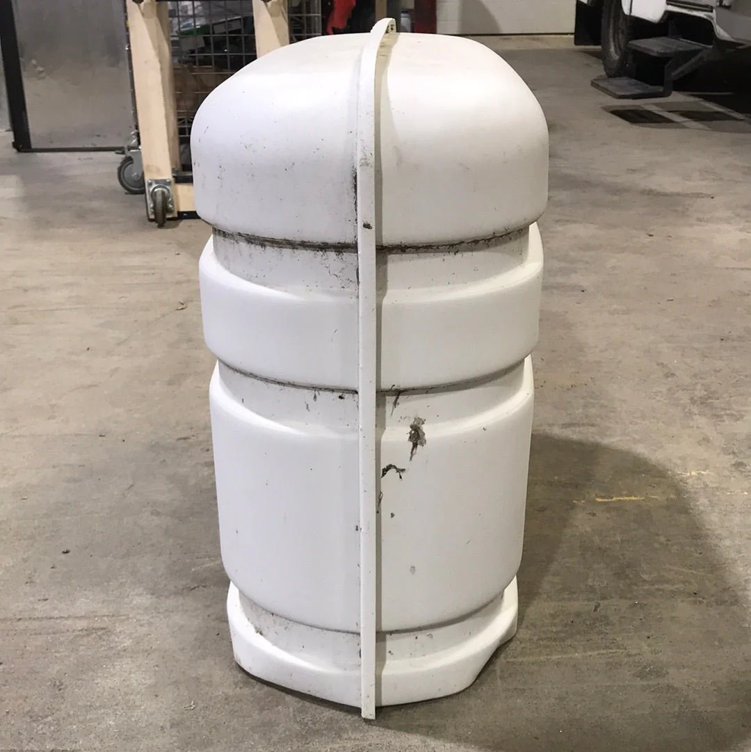 Used Propane Tank Cover - (Fits 30 LB Steel Double Tank) - Image 4
