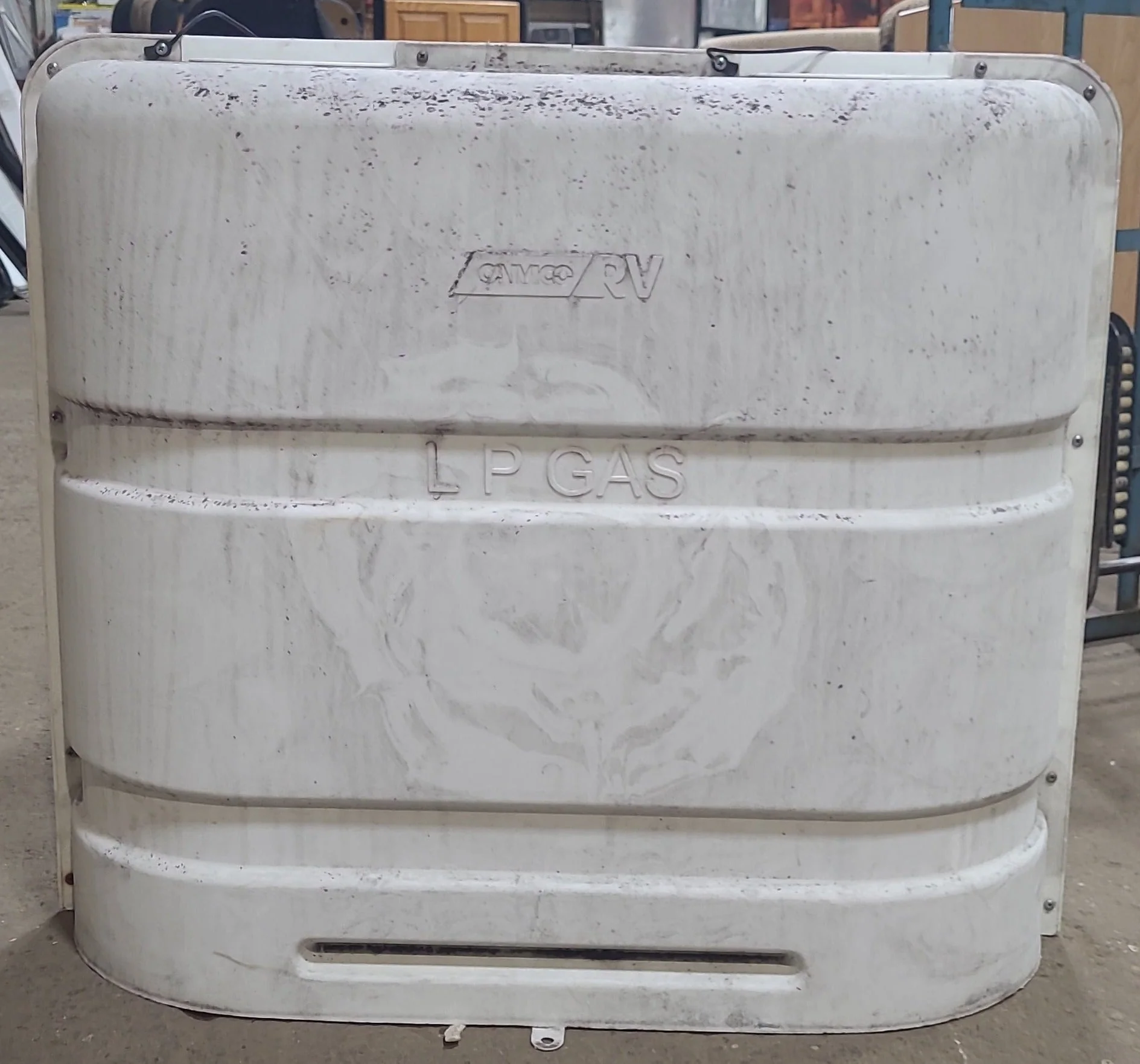 Used Propane Tank Cover - (Fits 30 LB Steel Double Tank) - Image 3