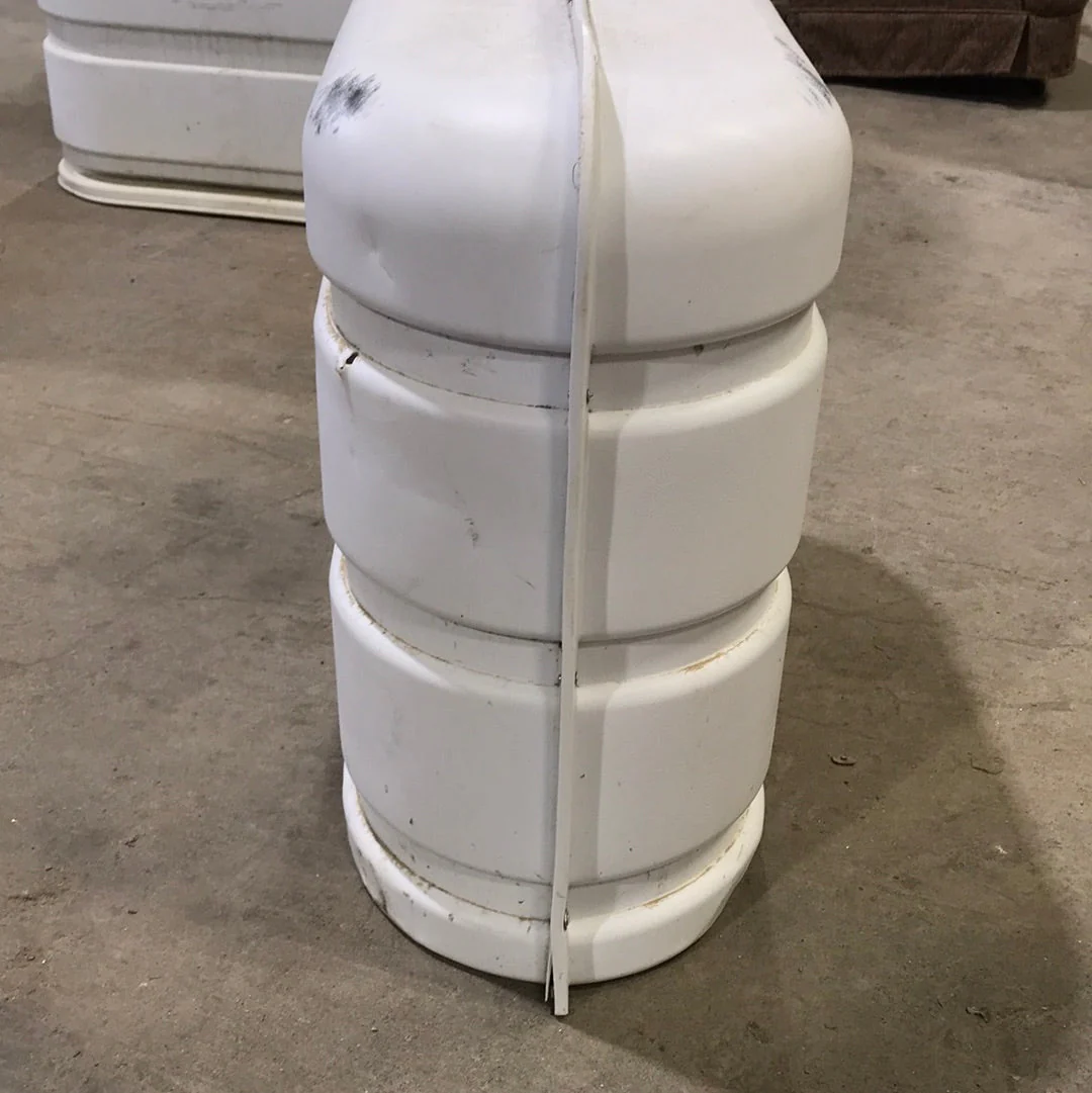Used Propane Tank Cover - (Fits 30 LB Steel Double Tank) - Image 3