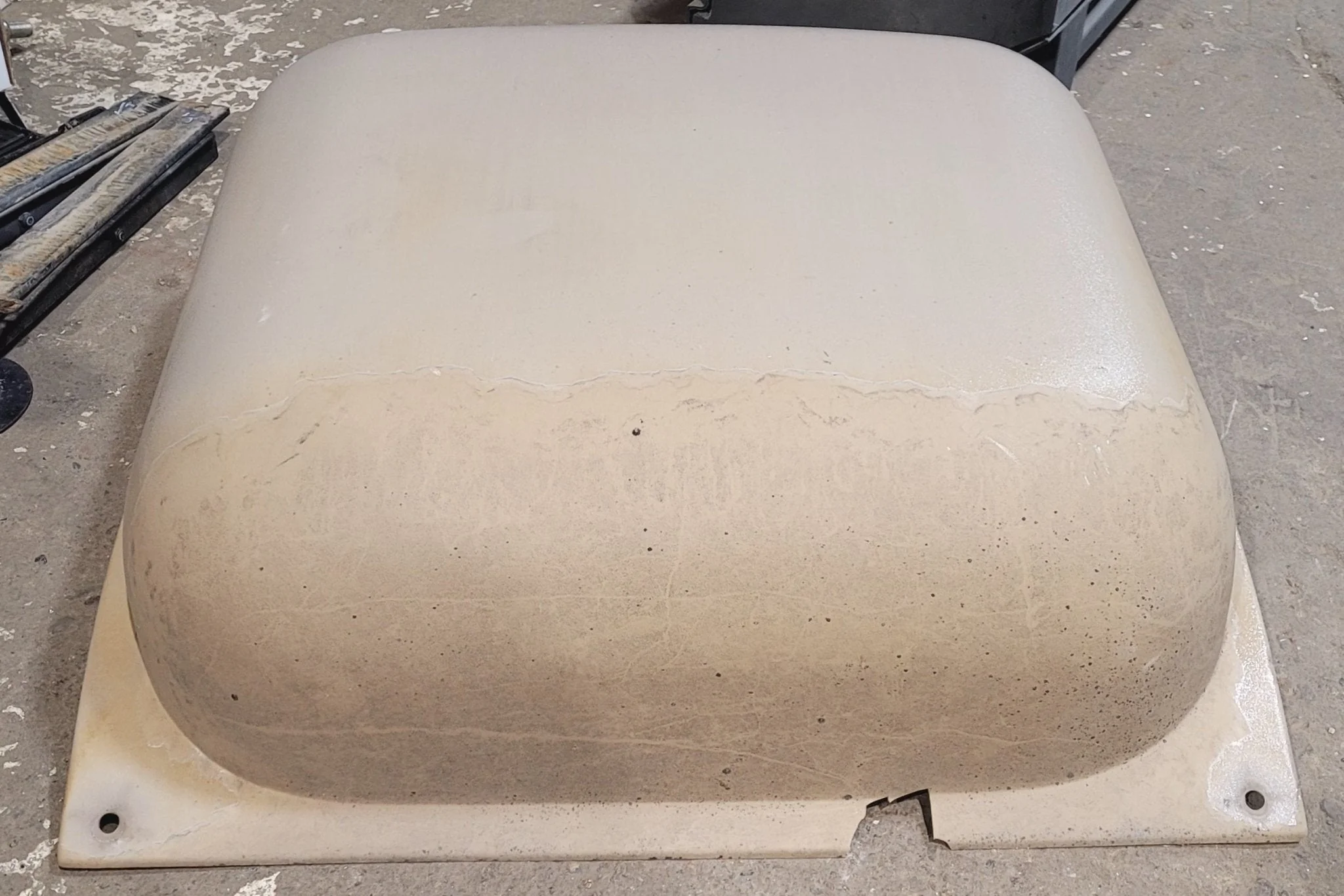 Used Propane Tank Cover - (Fits 30 LB Steel Double Tank) - Image 3