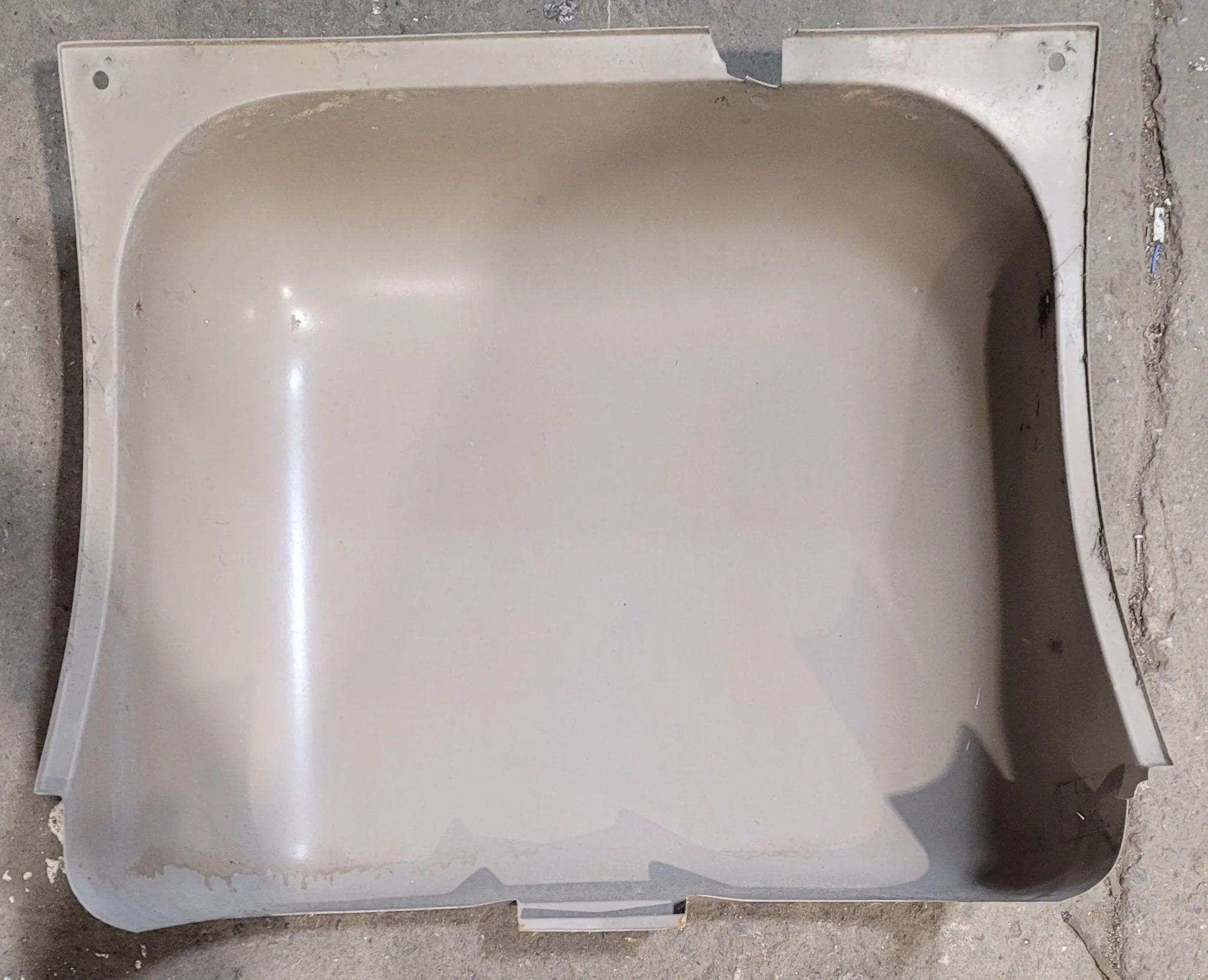 Used Propane Tank Cover - (Fits 30 LB Steel Double Tank) - Image 4