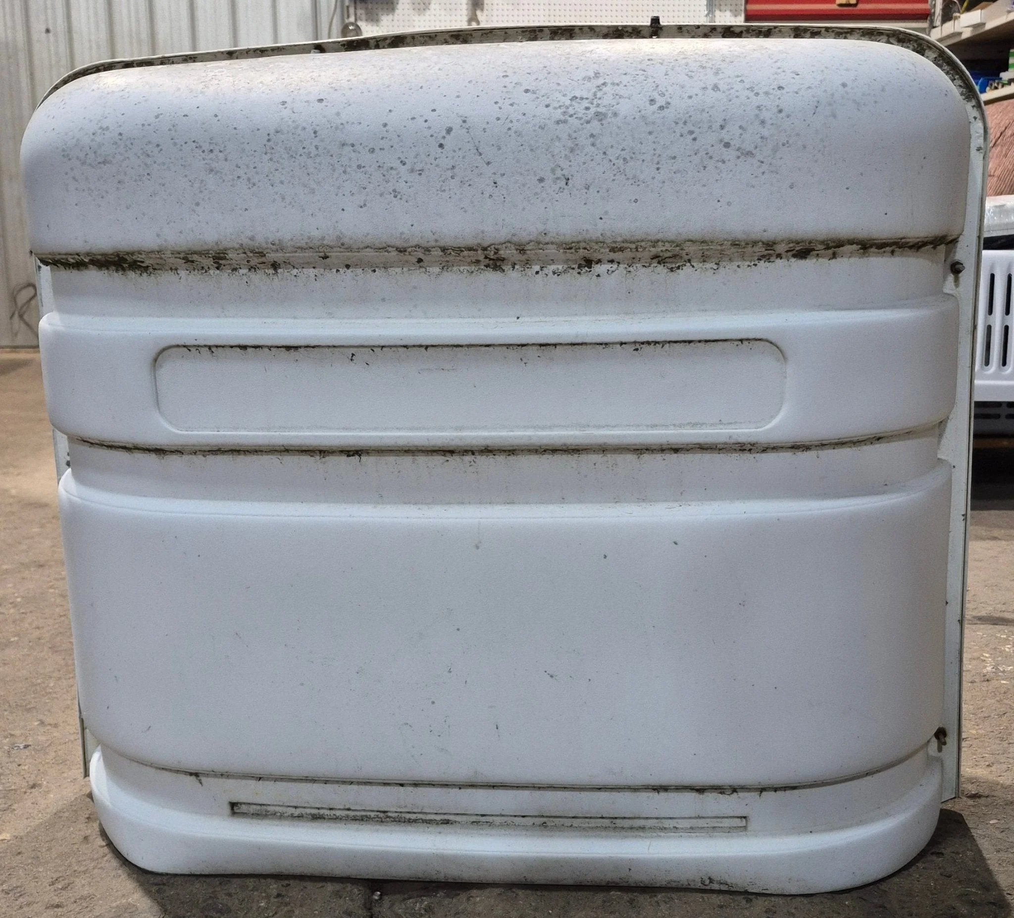Used Propane Tank Cover - (Fits 30 LB Steel Double Tank) - Image 3