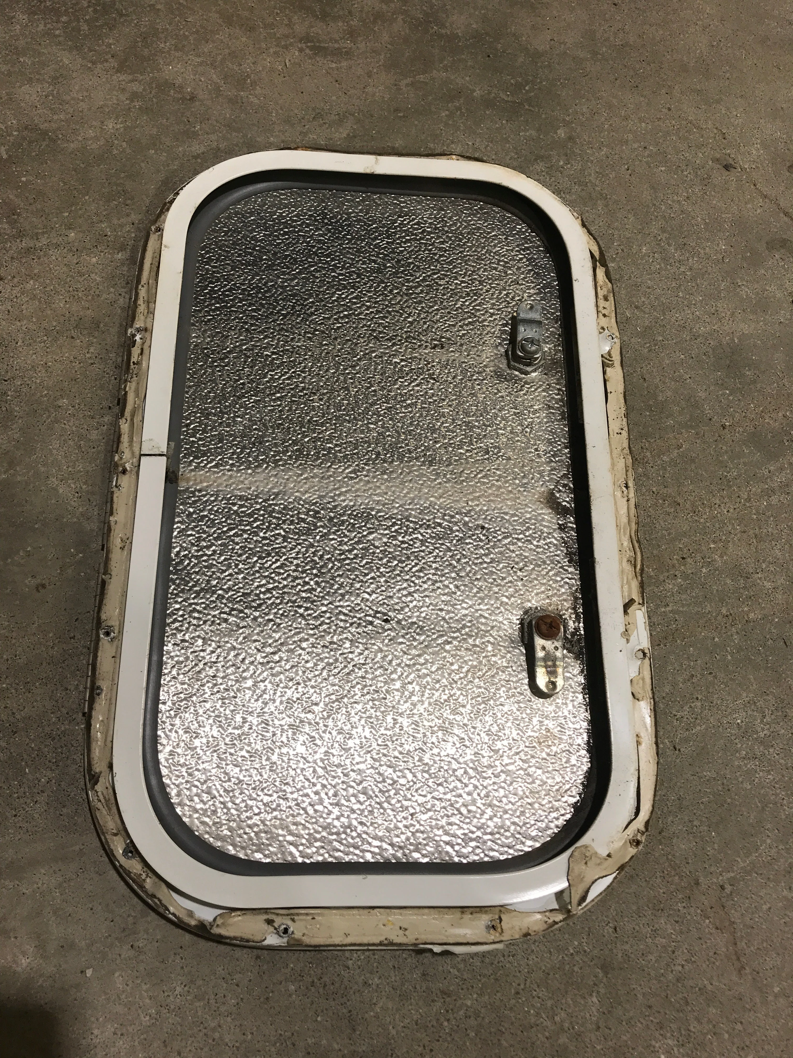 Used Radius Cargo Door 17 1/2" W x 10 1/2" H x 1/2" D - Image 5