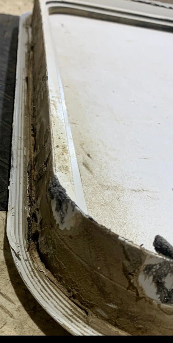 Used Radius Cargo Door 25 7/8" x 27 3/4" x 1 3/4"D - Image 5