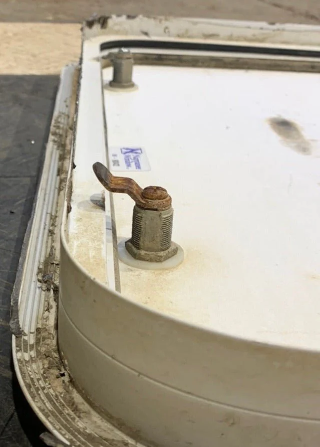 Used Radius Cargo Door 25 7/8" x 27 3/4" x 1 3/4"D - Image 6