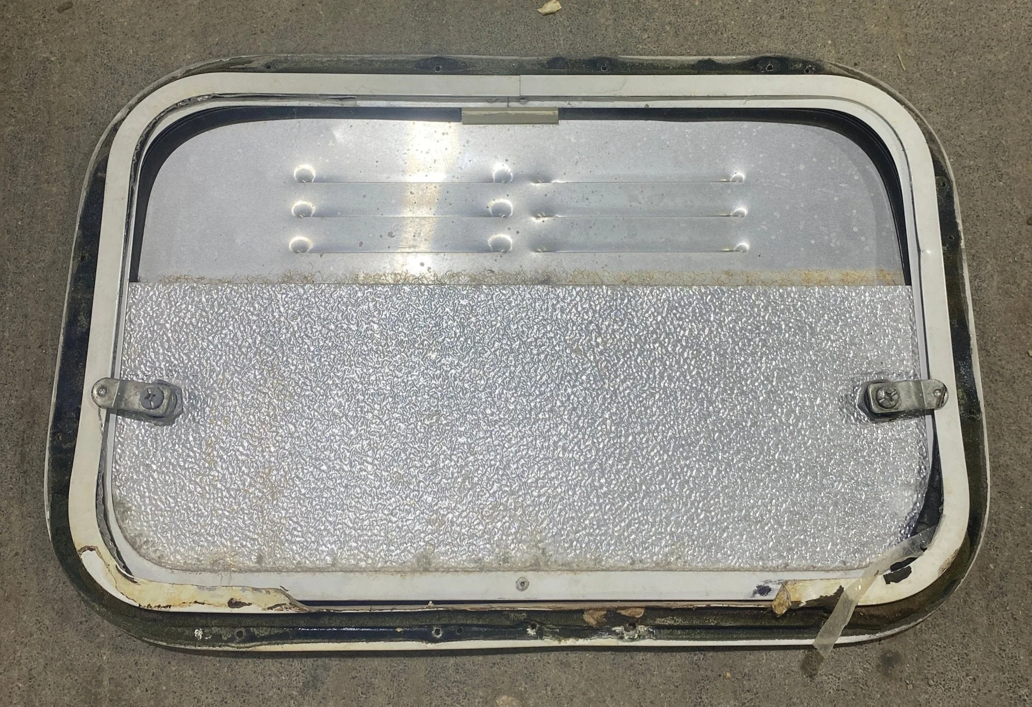 Used Radius Cornered Battery / Propane Cargo Door 18 3/4" x 11 3/4" x 3/4" D - Image 3
