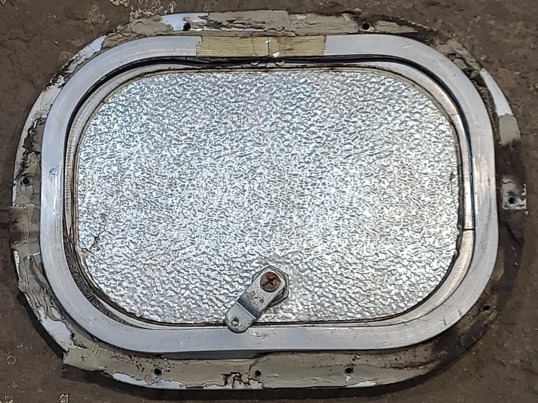 Used Radius Cornered Cargo Door 10 3/4" x 7 3/4" x 5/8" D - Image 4