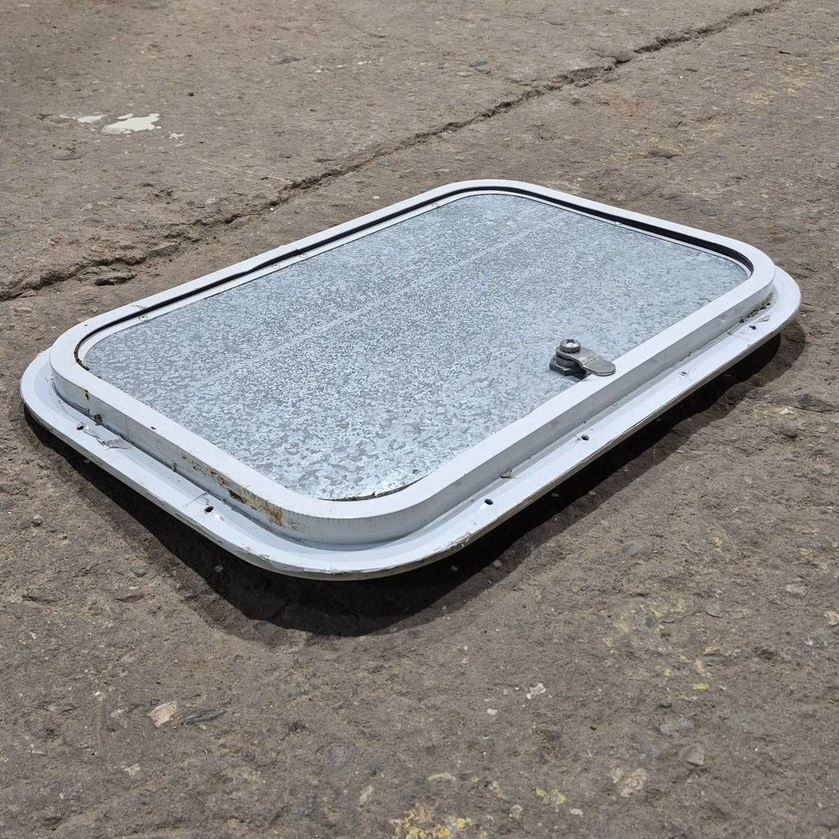 Used Radius Cornered Cargo Door - 17.75 X 11.875 X 0.625 - Image 3
